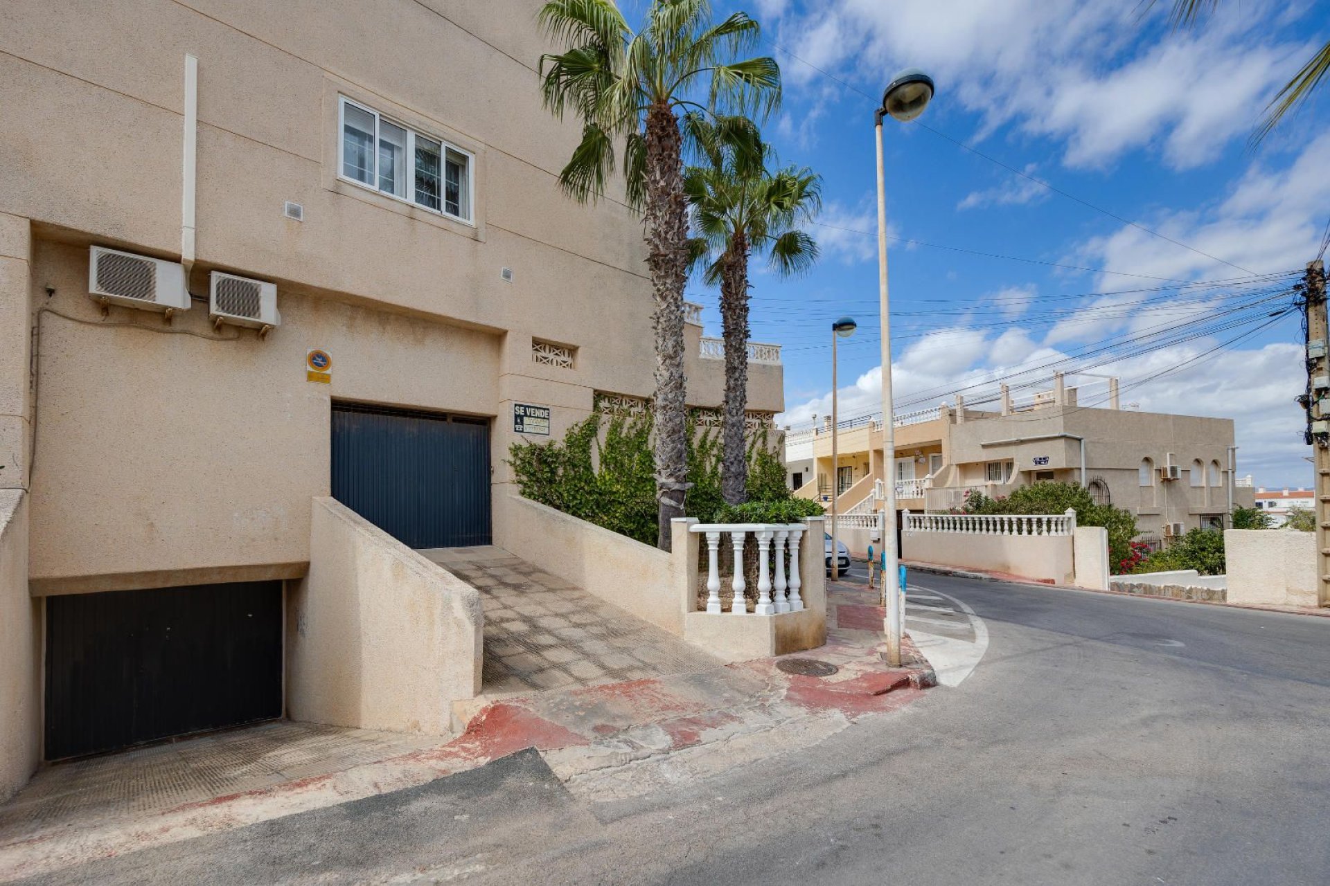 Resale - Apartment / Flat * - Torrevieja * - La Mata *