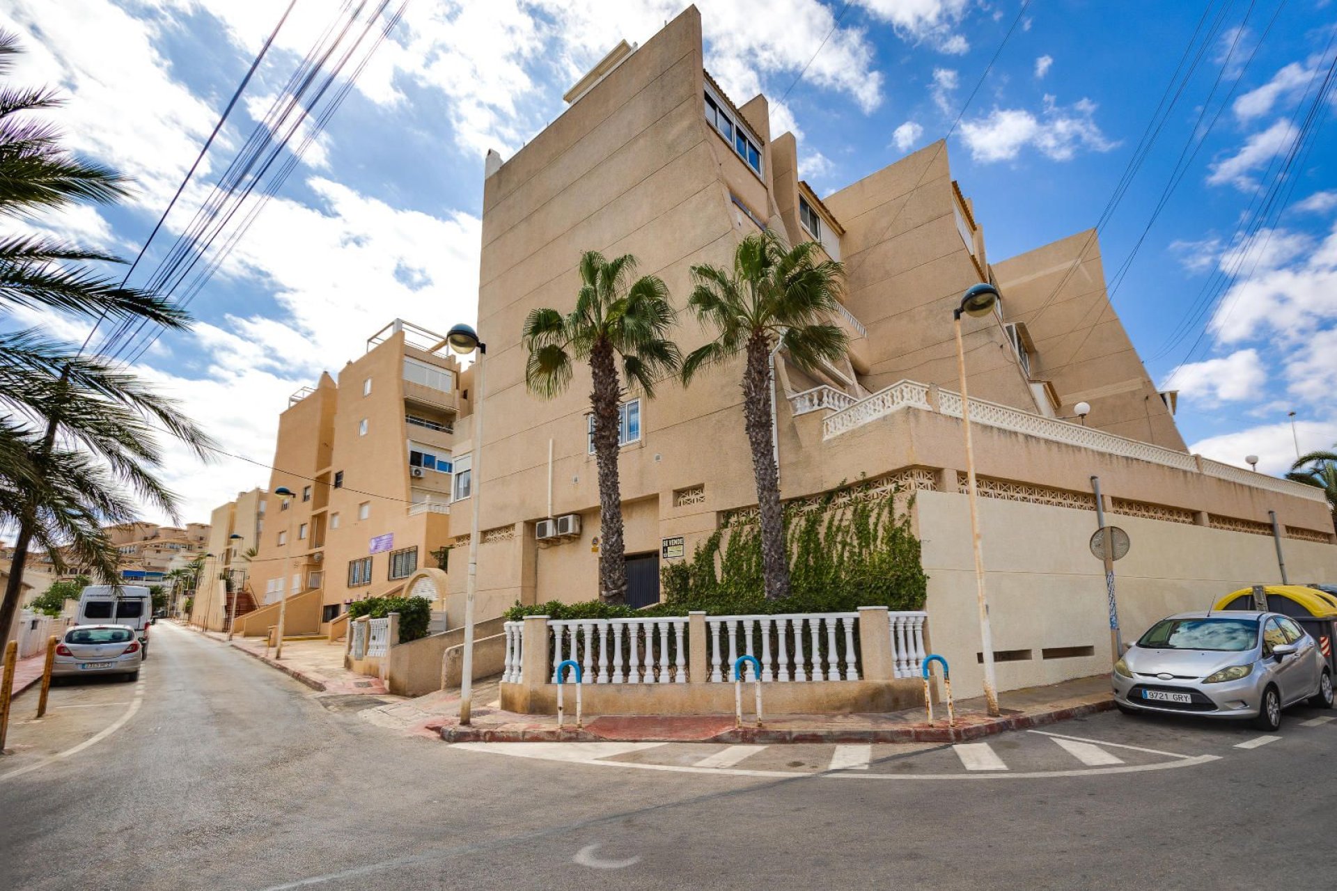 Resale - Apartment / Flat * - Torrevieja * - La Mata *