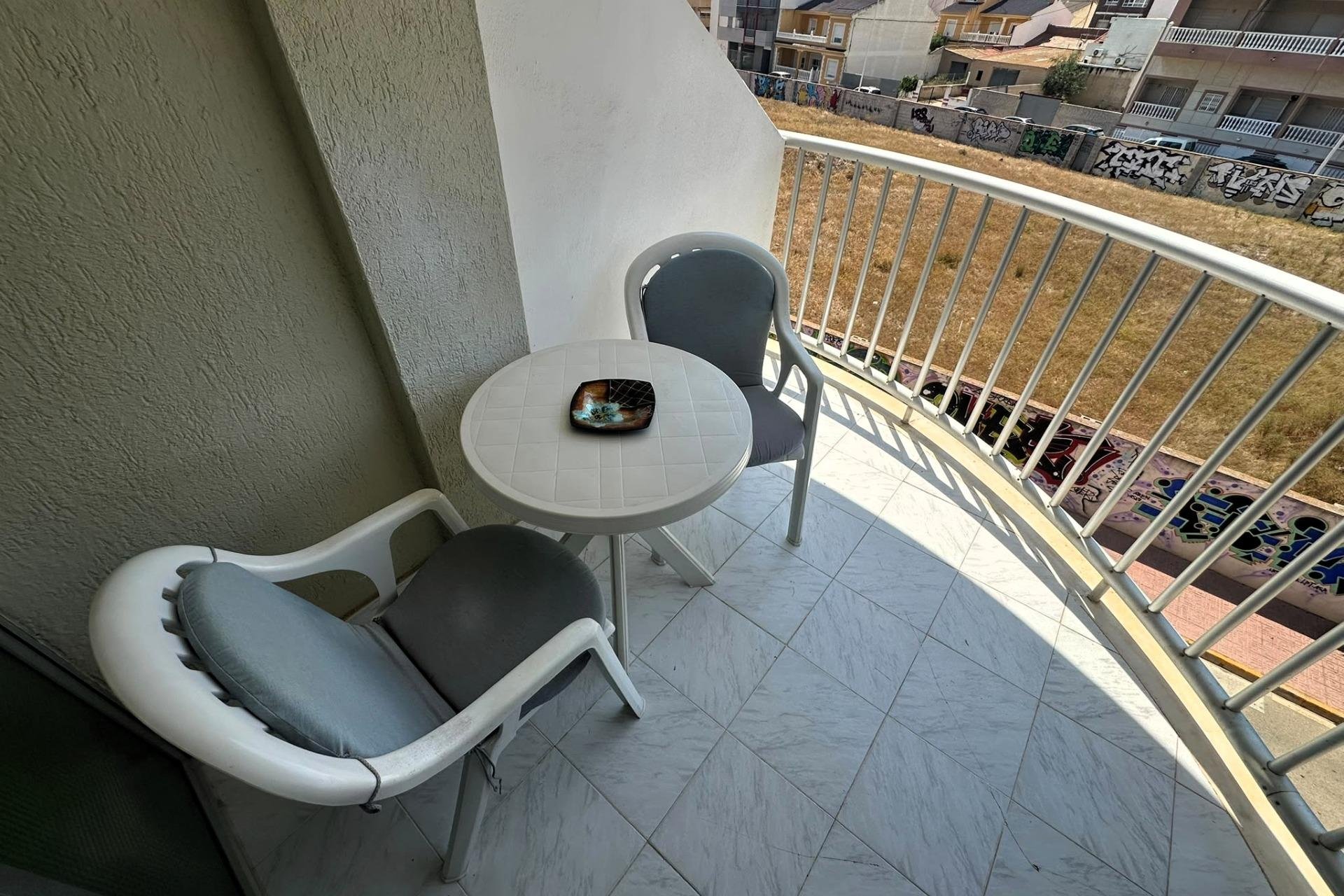 Resale - Apartment / Flat * - Torrevieja * - La Mata *