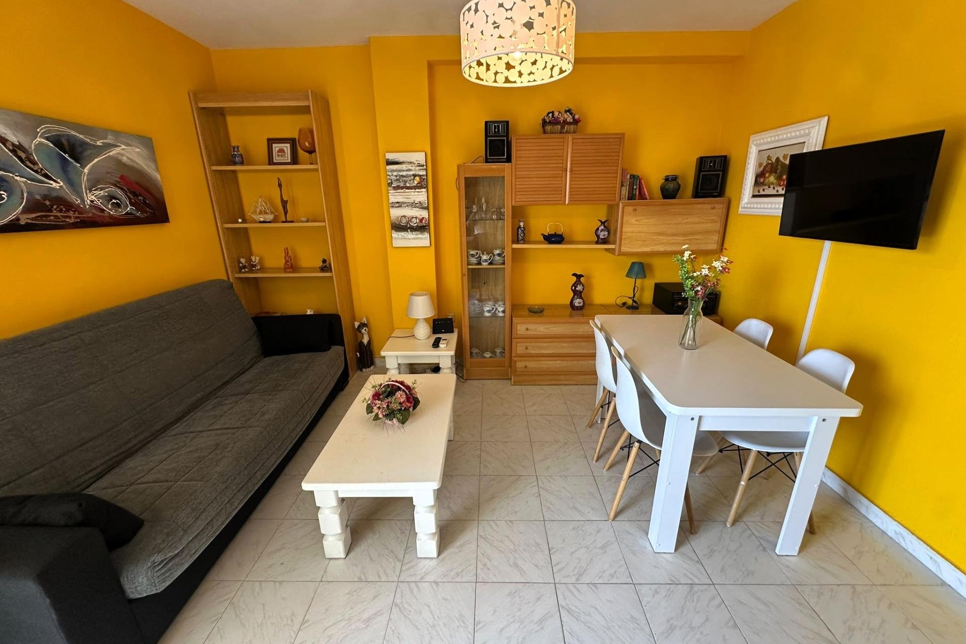 Resale - Apartment / Flat * - Torrevieja * - La Mata *