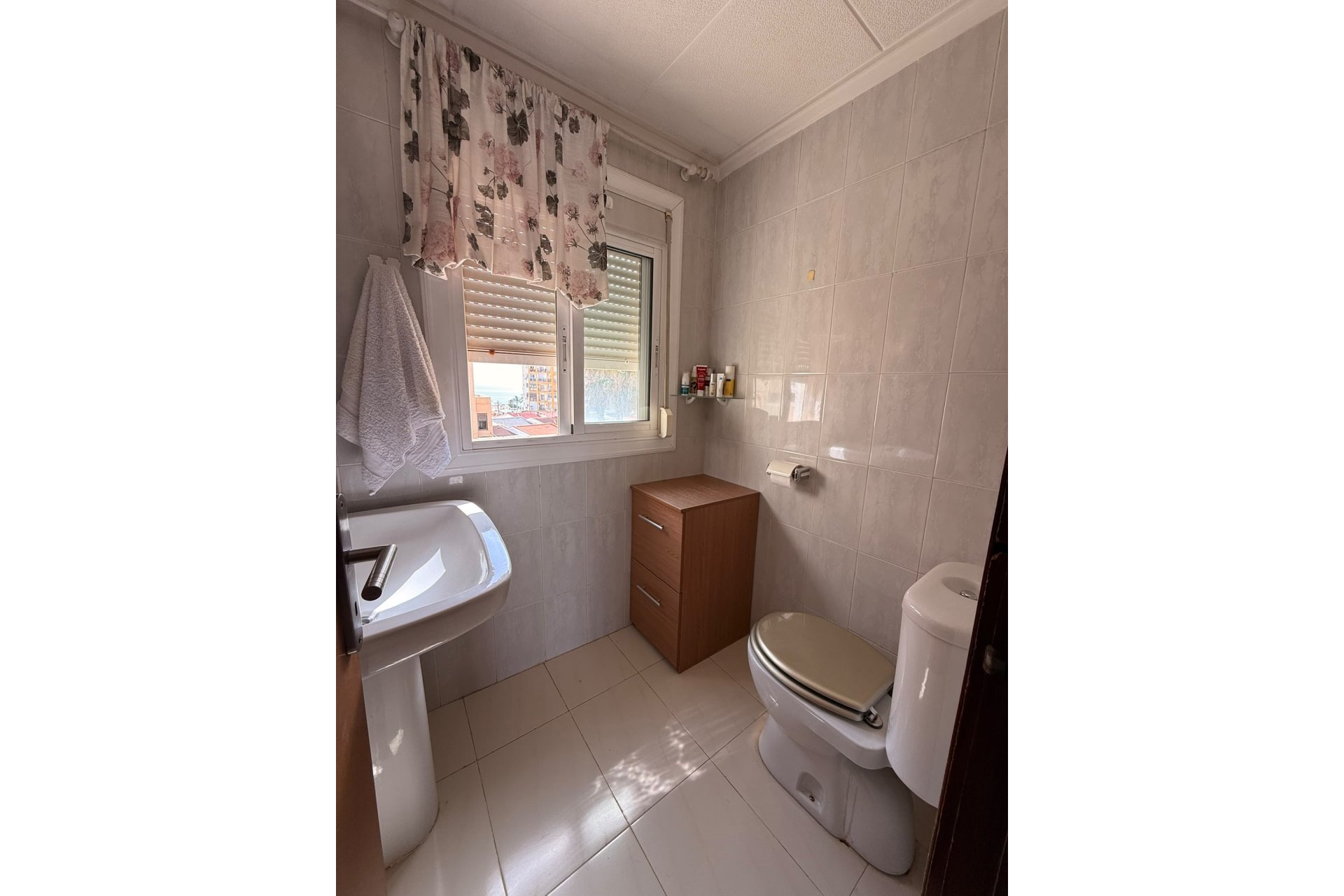 Resale - Apartment / Flat * - Torrevieja * - La Mata *