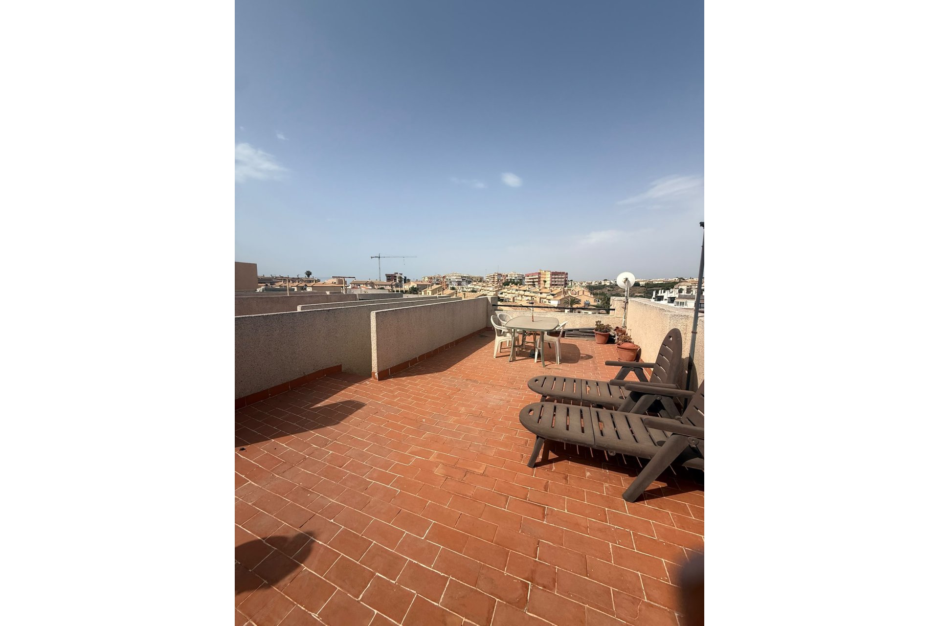 Resale - Apartment / Flat * - Torrevieja * - La Mata *