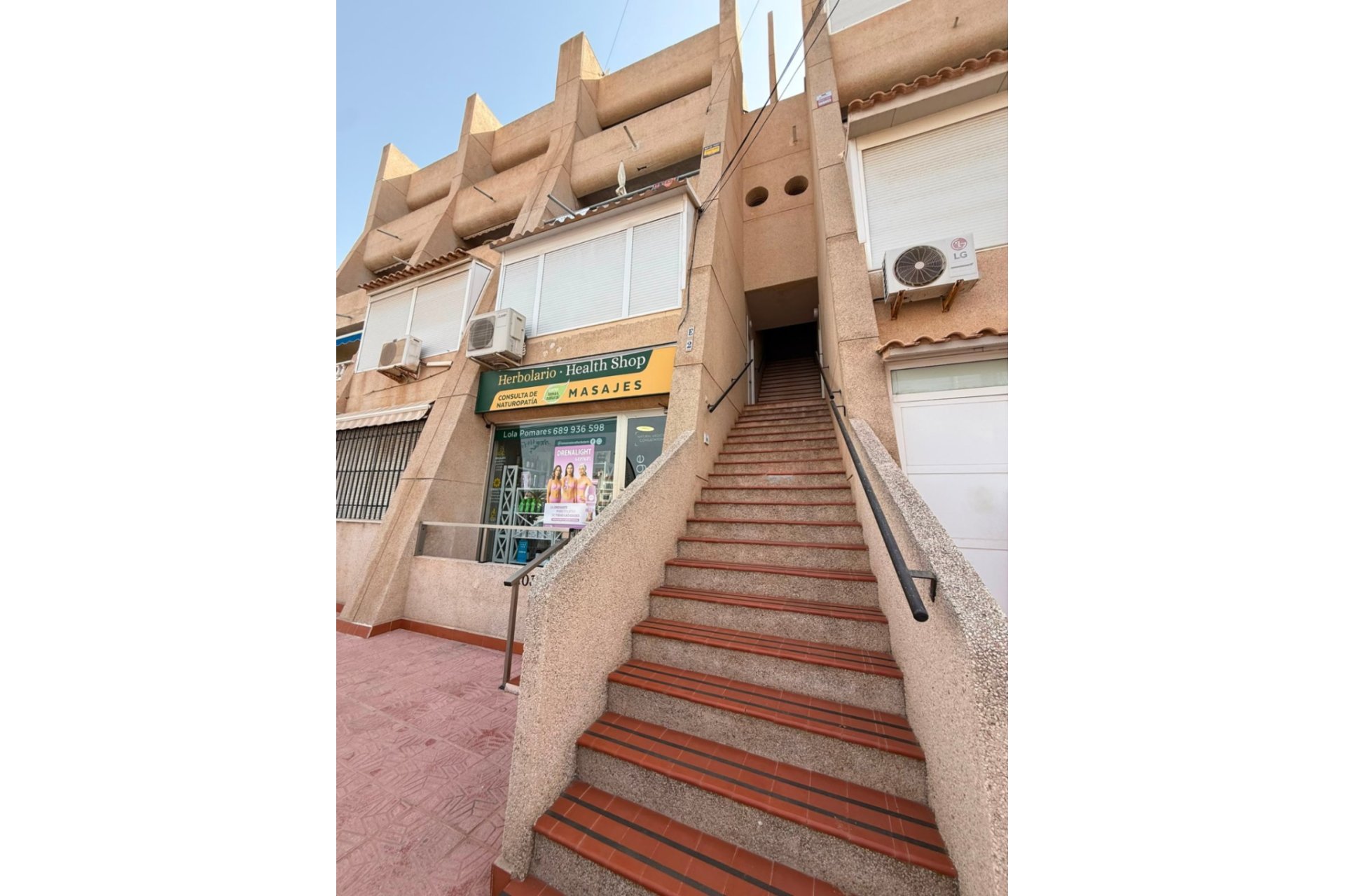 Resale - Apartment / Flat * - Torrevieja * - La Mata *