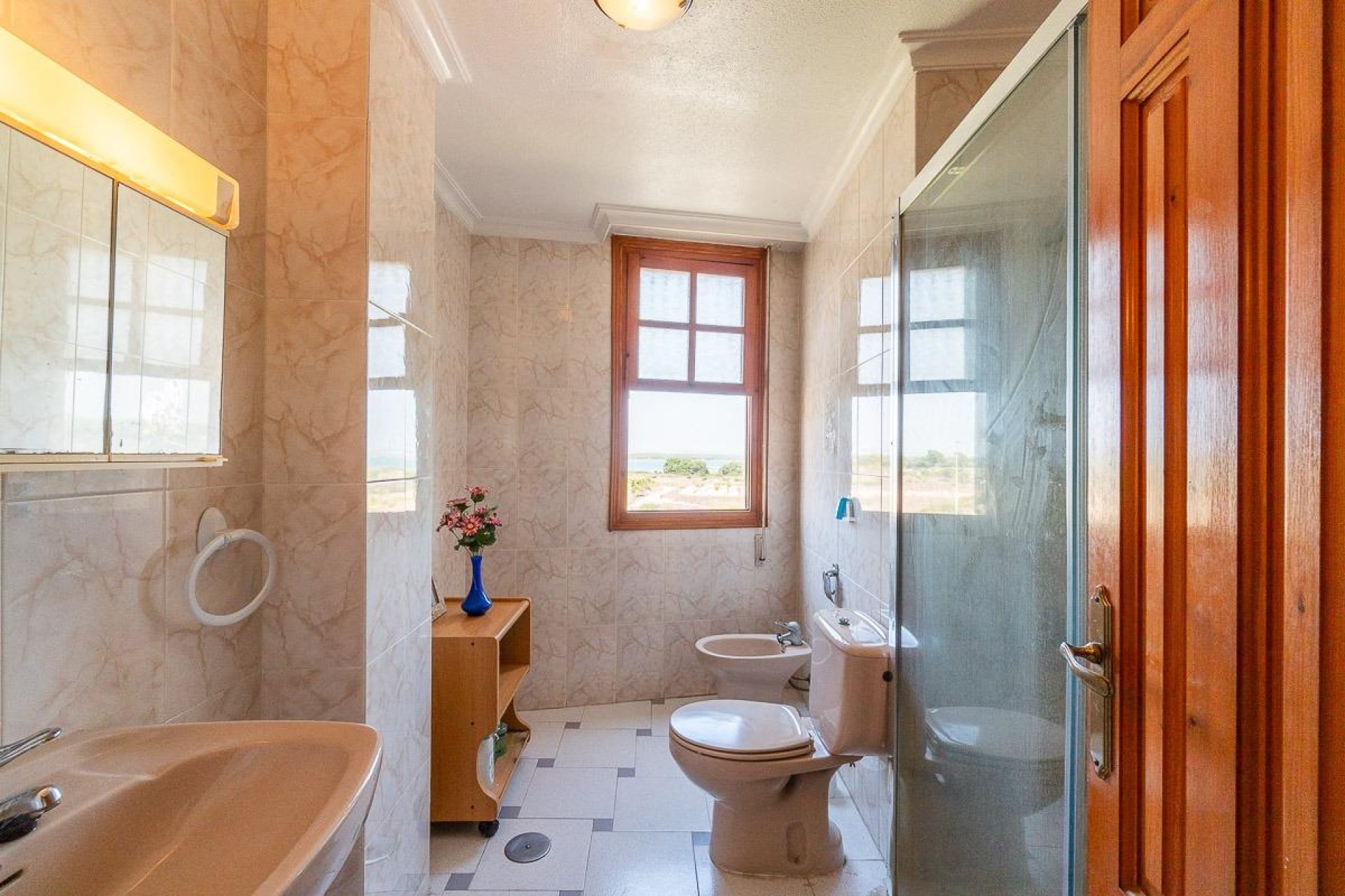 Resale - Apartment / Flat * - Torrevieja * - La Mata *