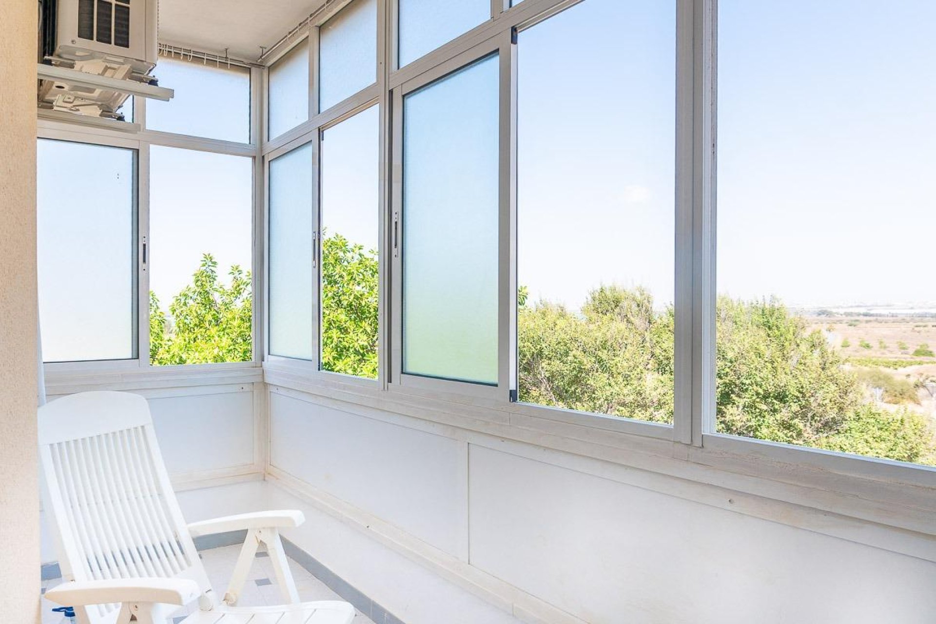 Resale - Apartment / Flat * - Torrevieja * - La Mata *