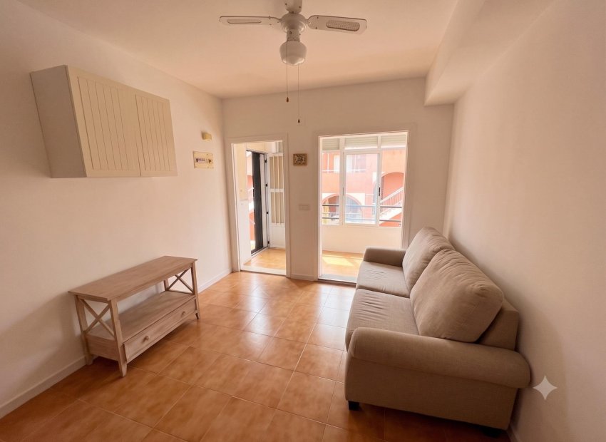 Resale - Apartment / Flat * - Torrevieja * - La Mata *
