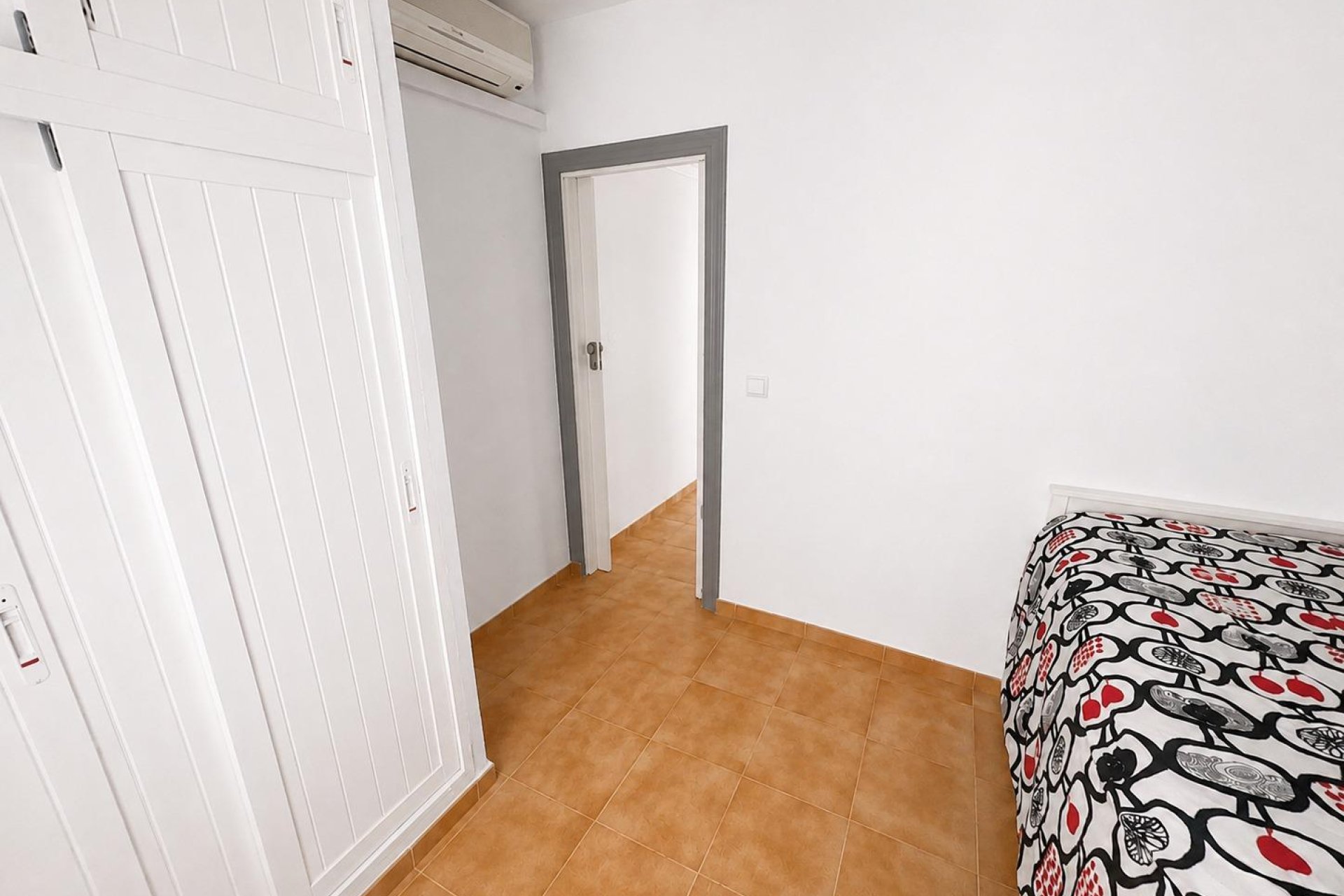 Resale - Apartment / Flat * - Torrevieja * - La Mata *