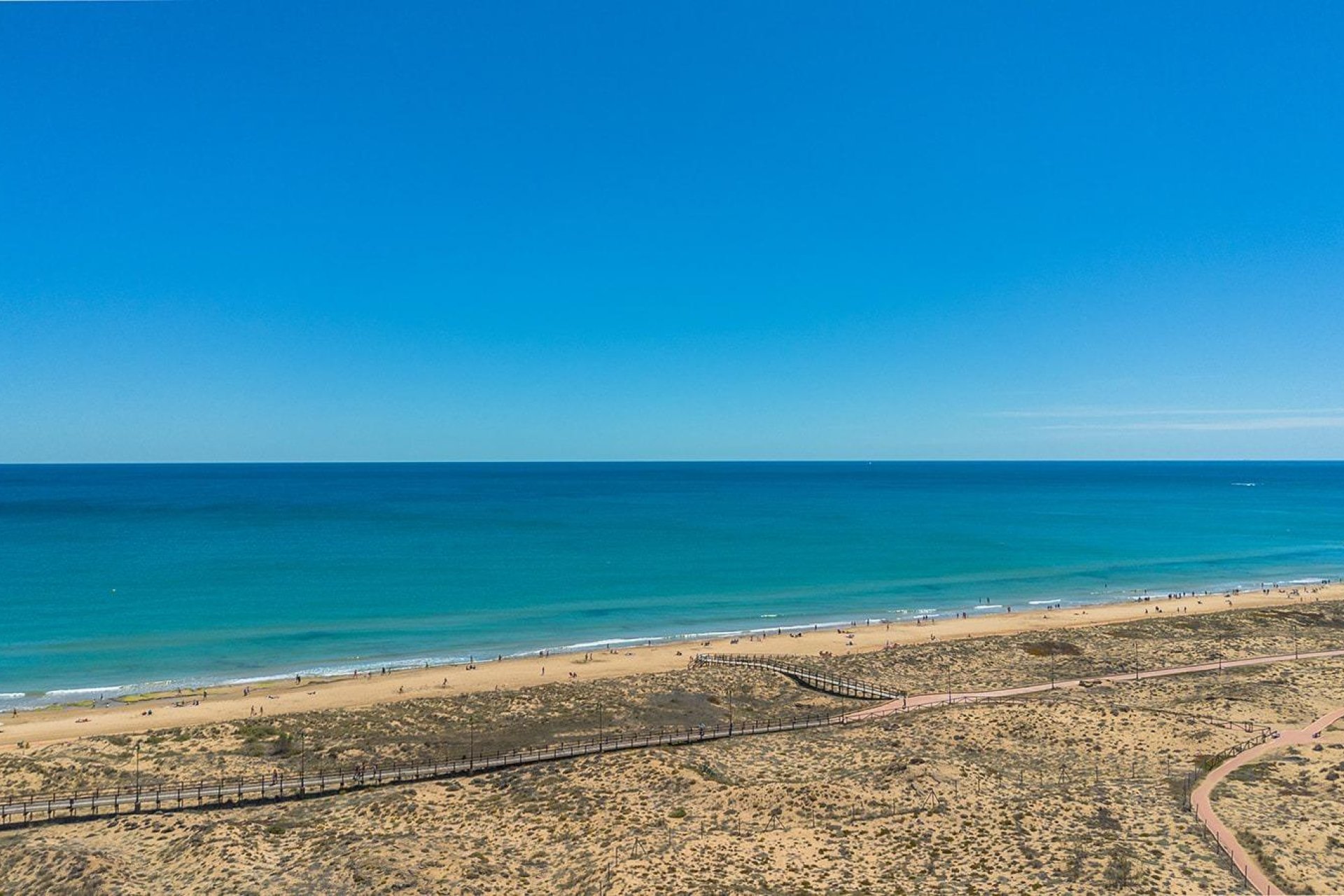 Resale - Apartment / Flat * - Torrevieja * - La Mata *