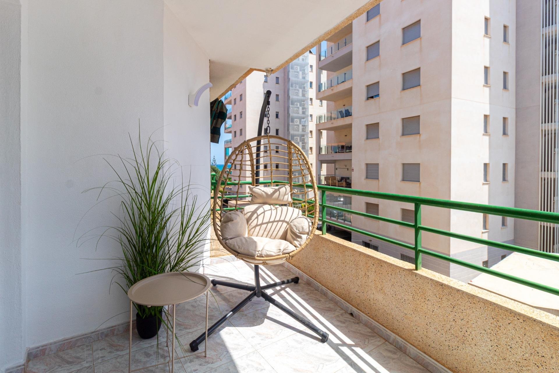 Resale - Apartment / Flat * - Torrevieja * - La Mata *