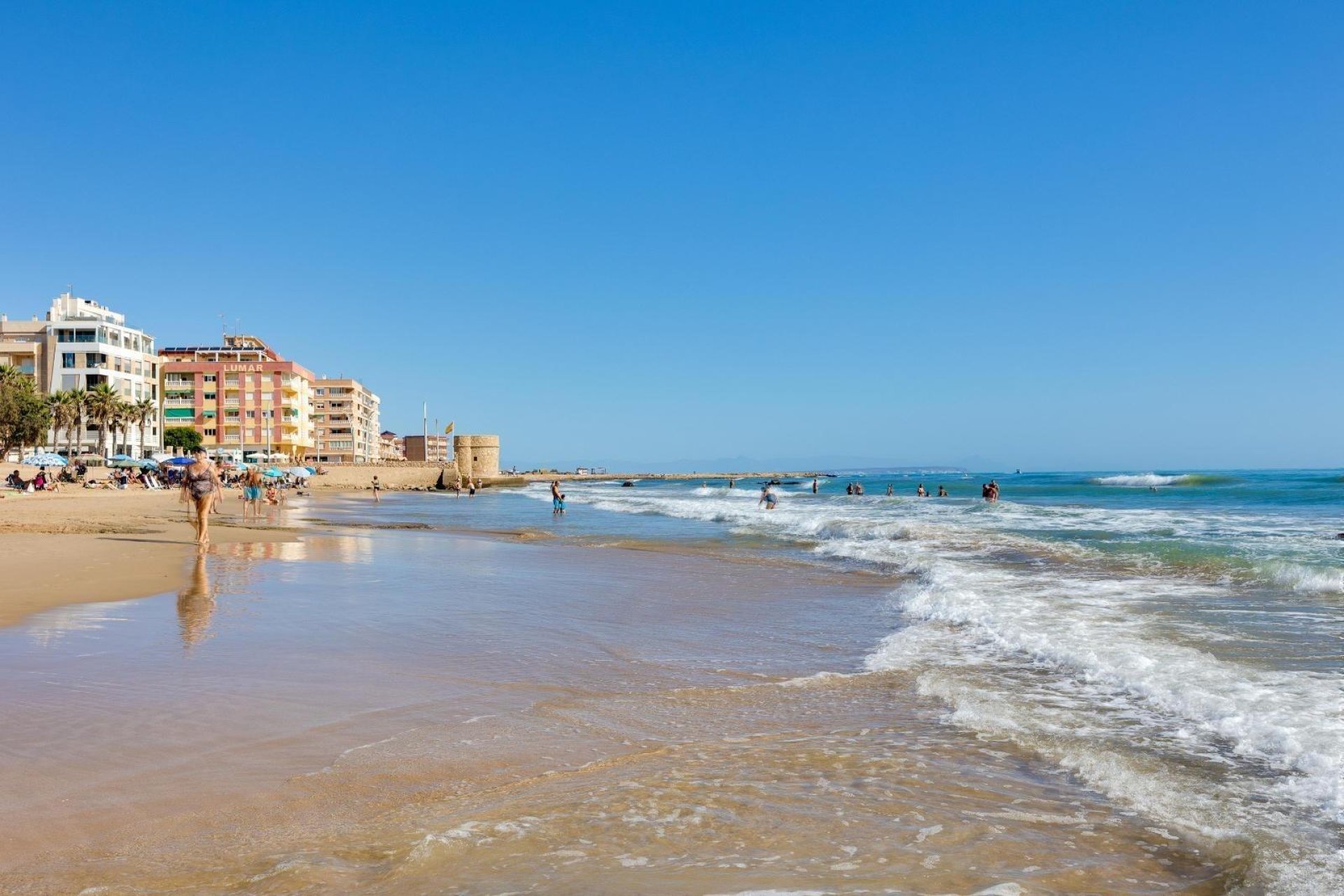 Resale - Apartment / Flat * - Torrevieja * - La Mata *