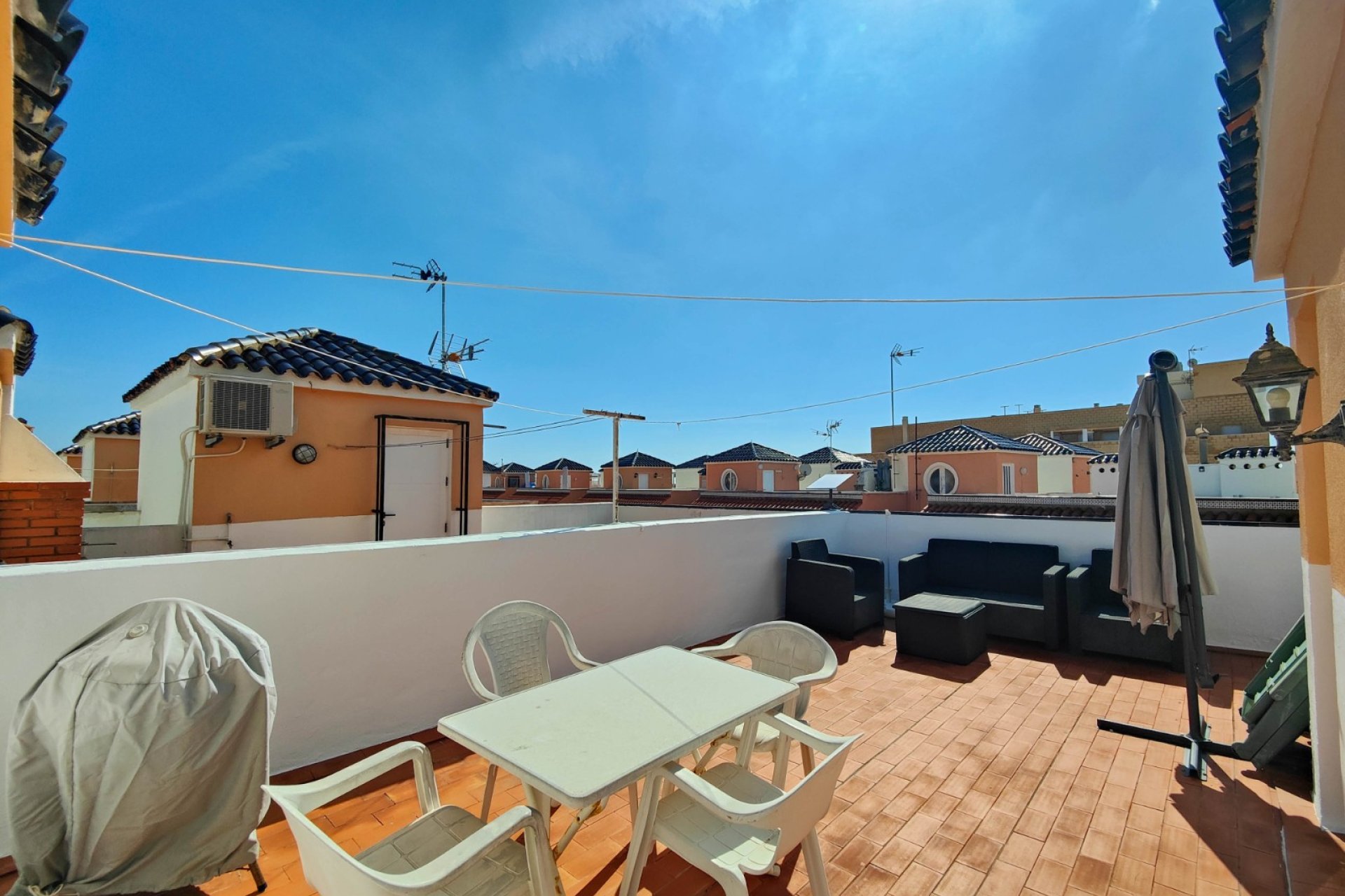 Resale - Apartment / Flat * - Torrevieja * - La Mata *