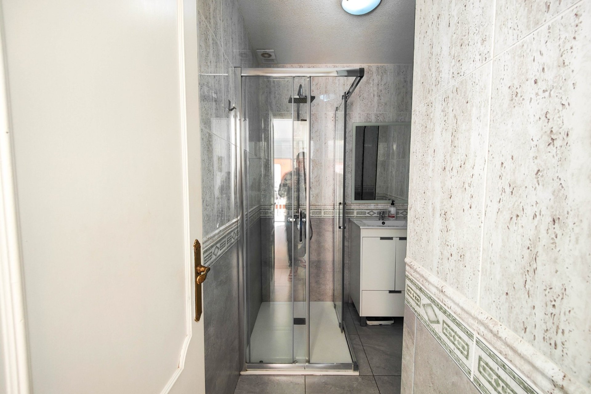Resale - Apartment / Flat * - Torrevieja * - La Mata *