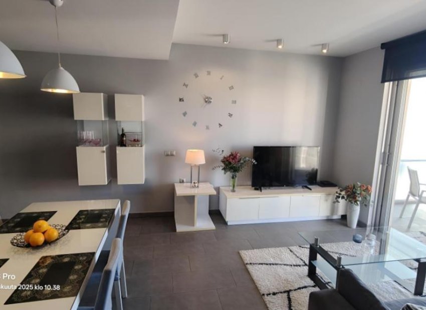 Resale - Apartment / Flat * - Torrevieja * - La Mata *