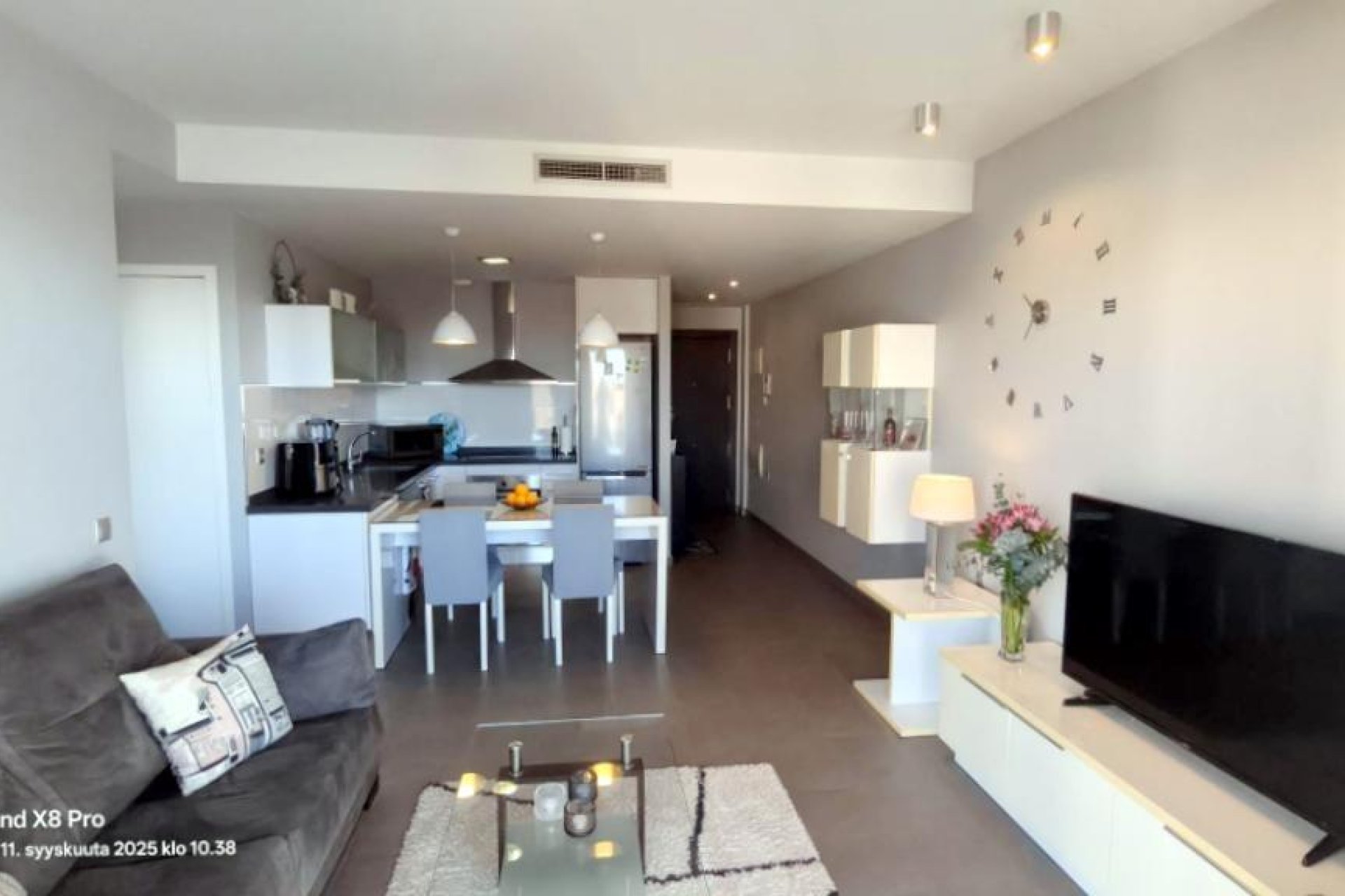 Resale - Apartment / Flat * - Torrevieja * - La Mata *
