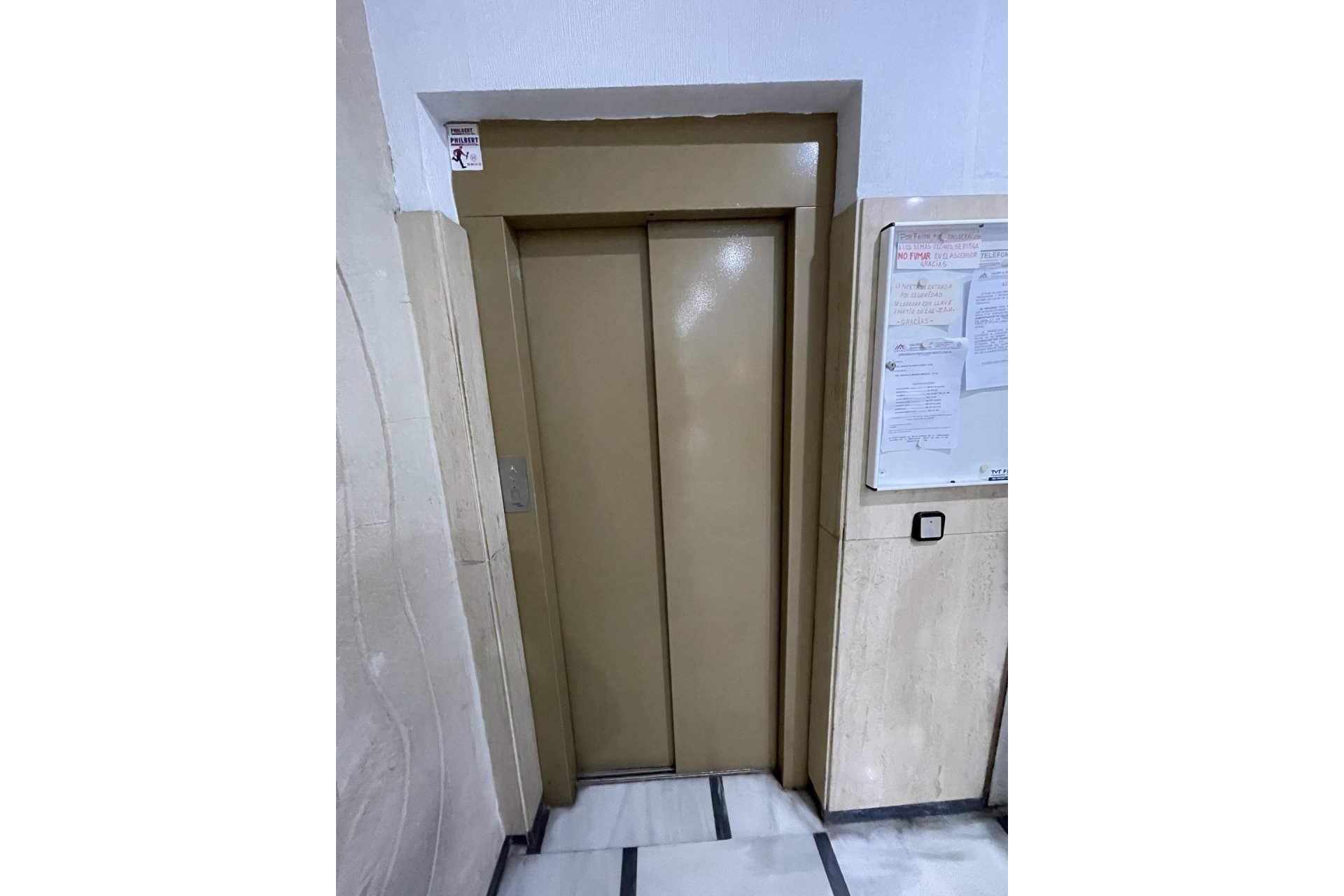 Resale - Apartment / Flat * - Torrevieja * - La Mata *