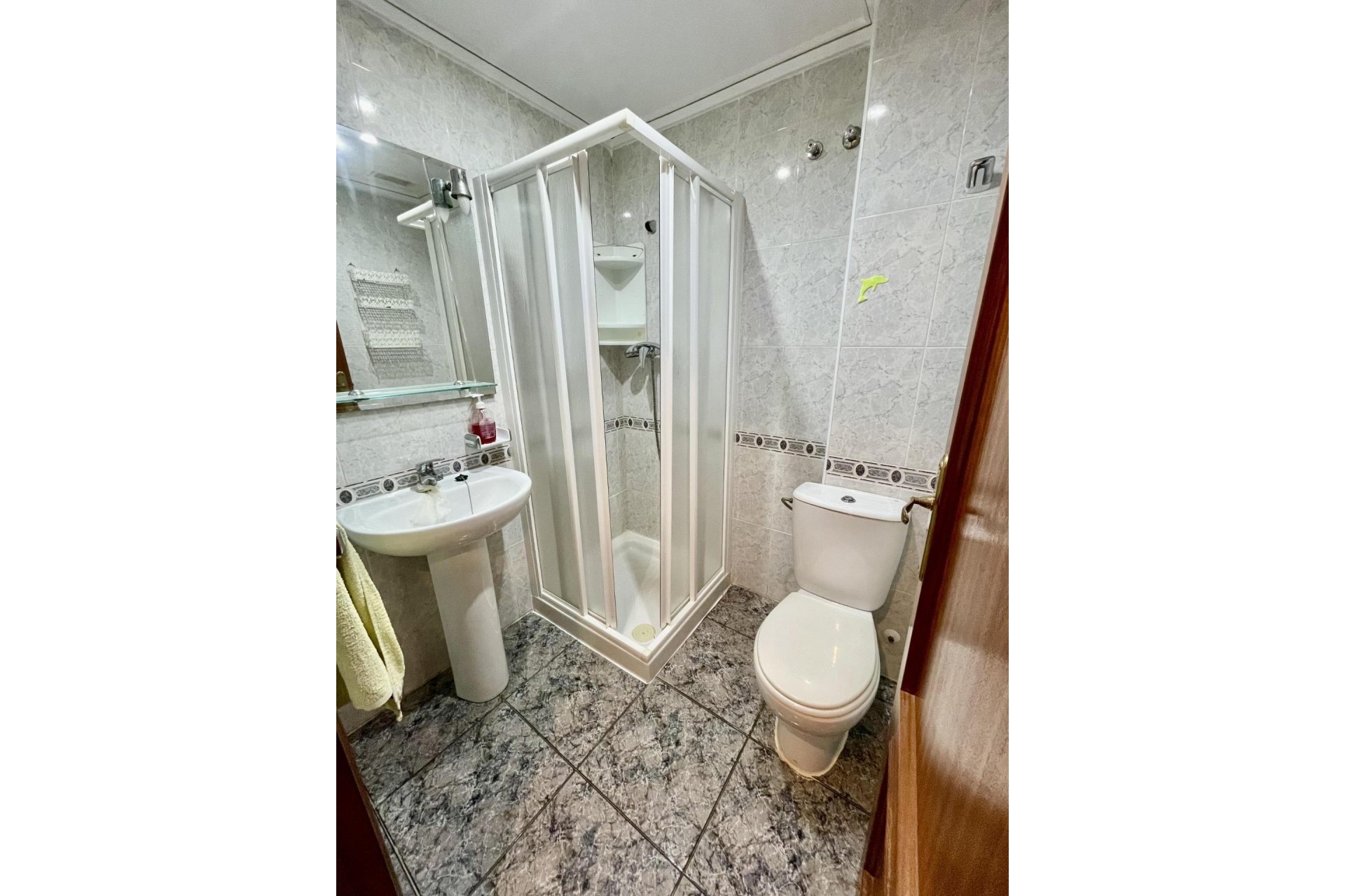 Resale - Apartment / Flat * - Torrevieja * - La Mata *