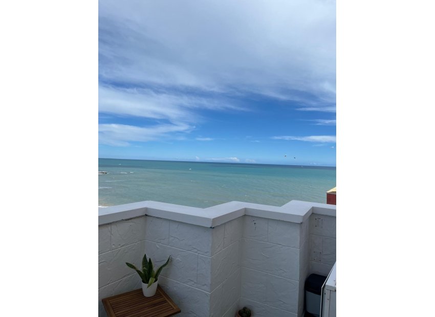 Resale - Apartment / Flat * - Torrevieja * - La Mata *