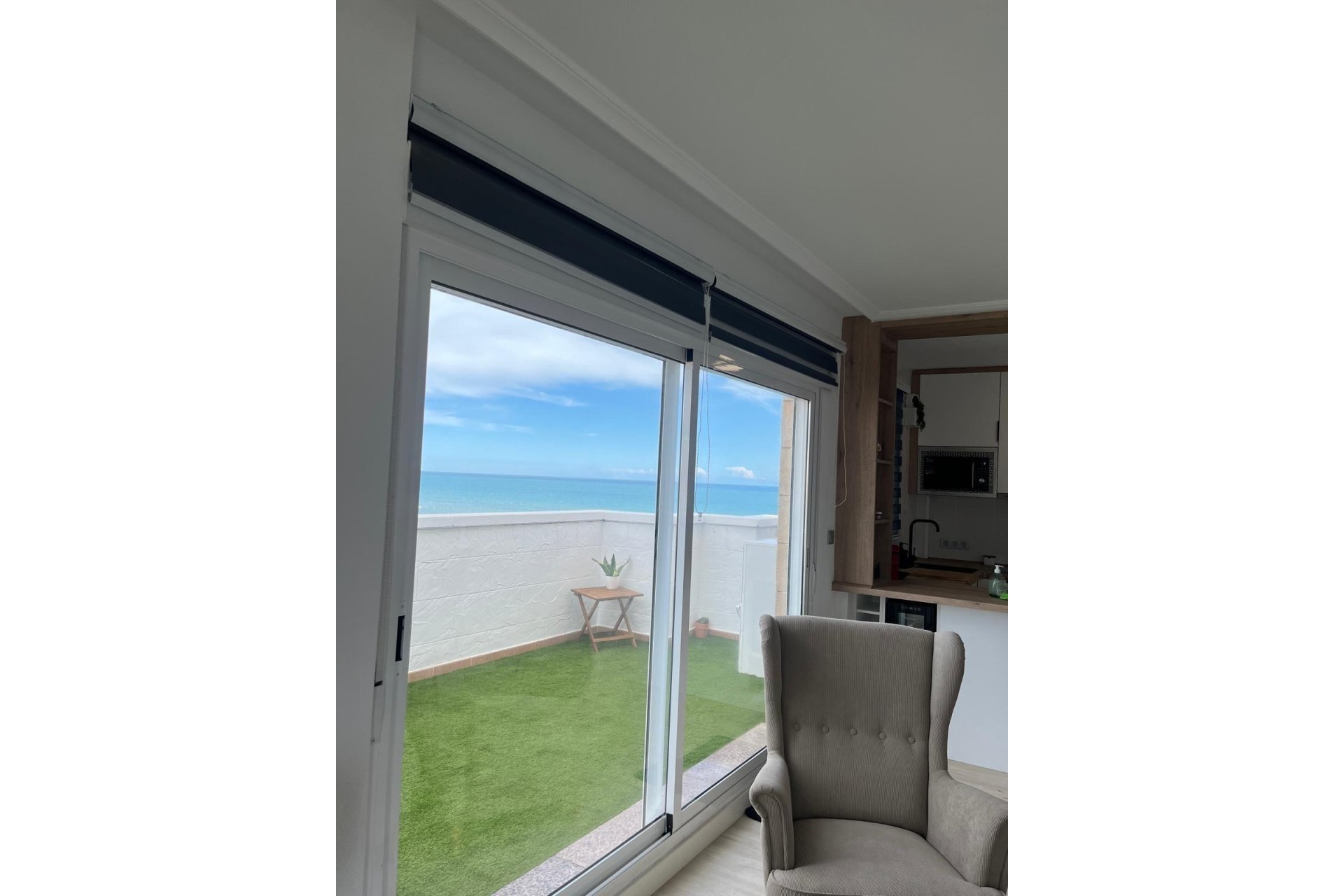 Resale - Apartment / Flat * - Torrevieja * - La Mata *