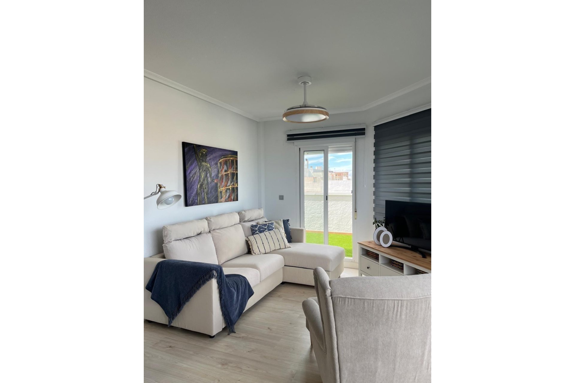 Resale - Apartment / Flat * - Torrevieja * - La Mata *