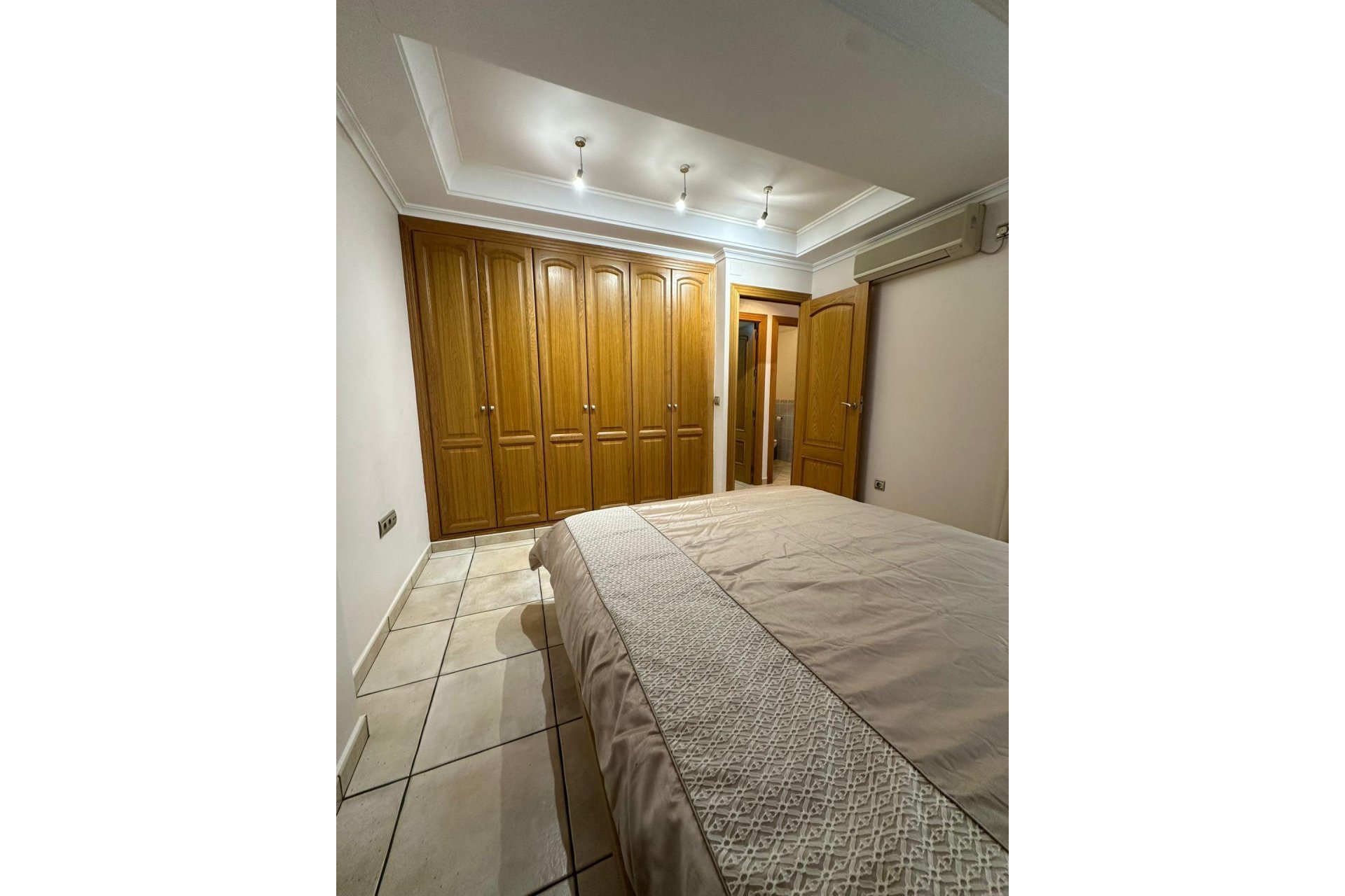 Resale - Apartment / Flat * - Torrevieja * - La Mata *