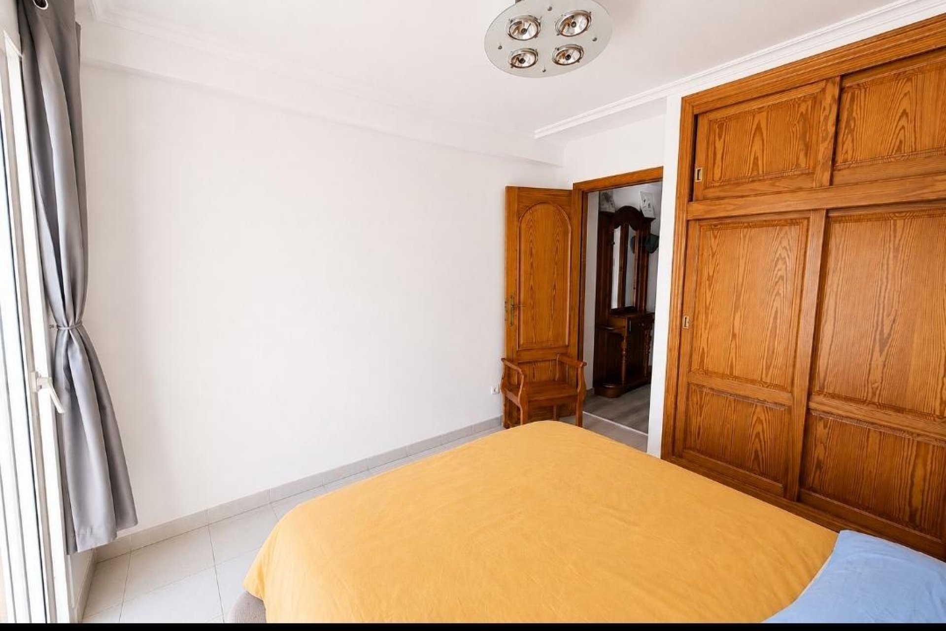 Resale - Apartment / Flat * - Torrevieja * - La Mata *