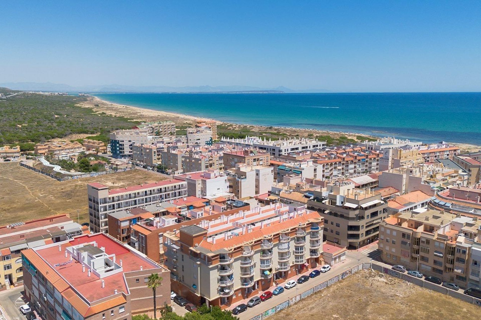 Resale - Apartment / Flat * - Torrevieja * - La Mata *