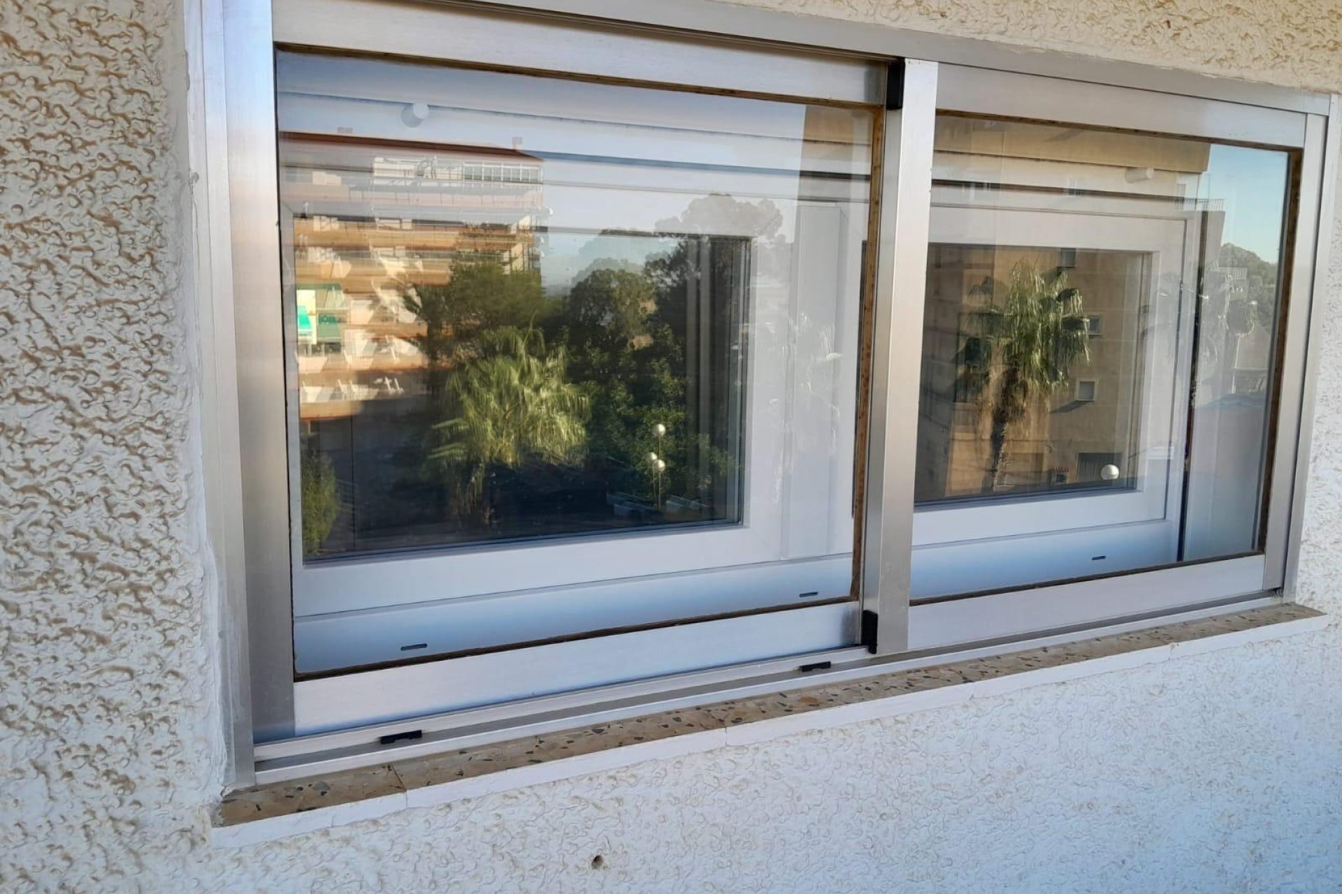 Resale - Apartment / Flat * - Torrevieja * - La Mata *