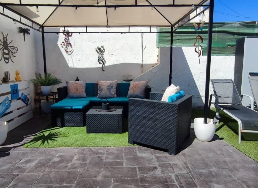Resale - Apartment / Flat * - Torrevieja * - La Mata *