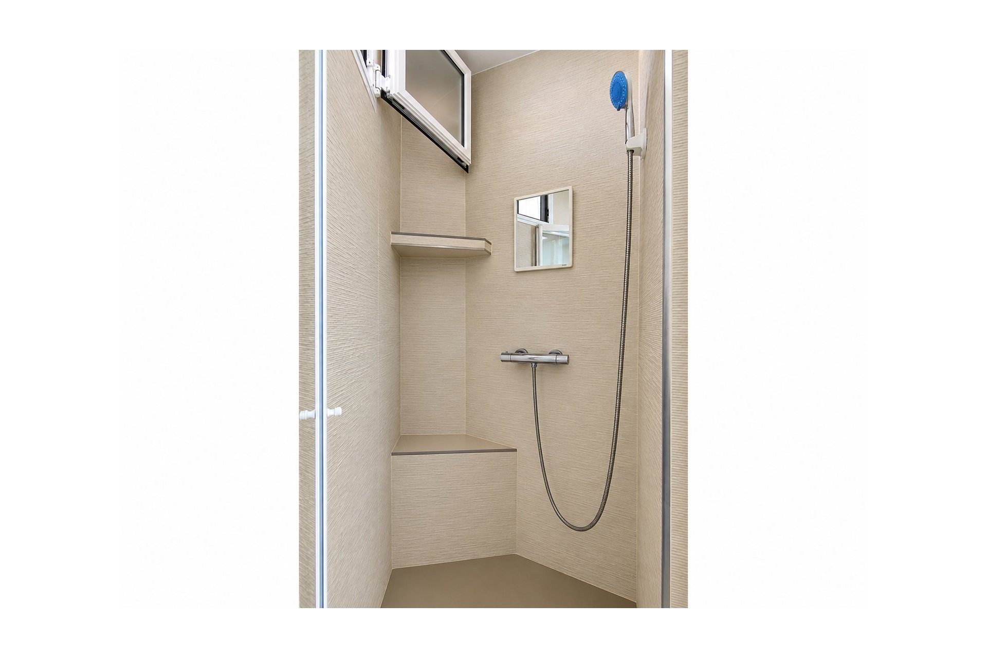 Resale - Apartment / Flat * - Torrevieja * - La Mata *