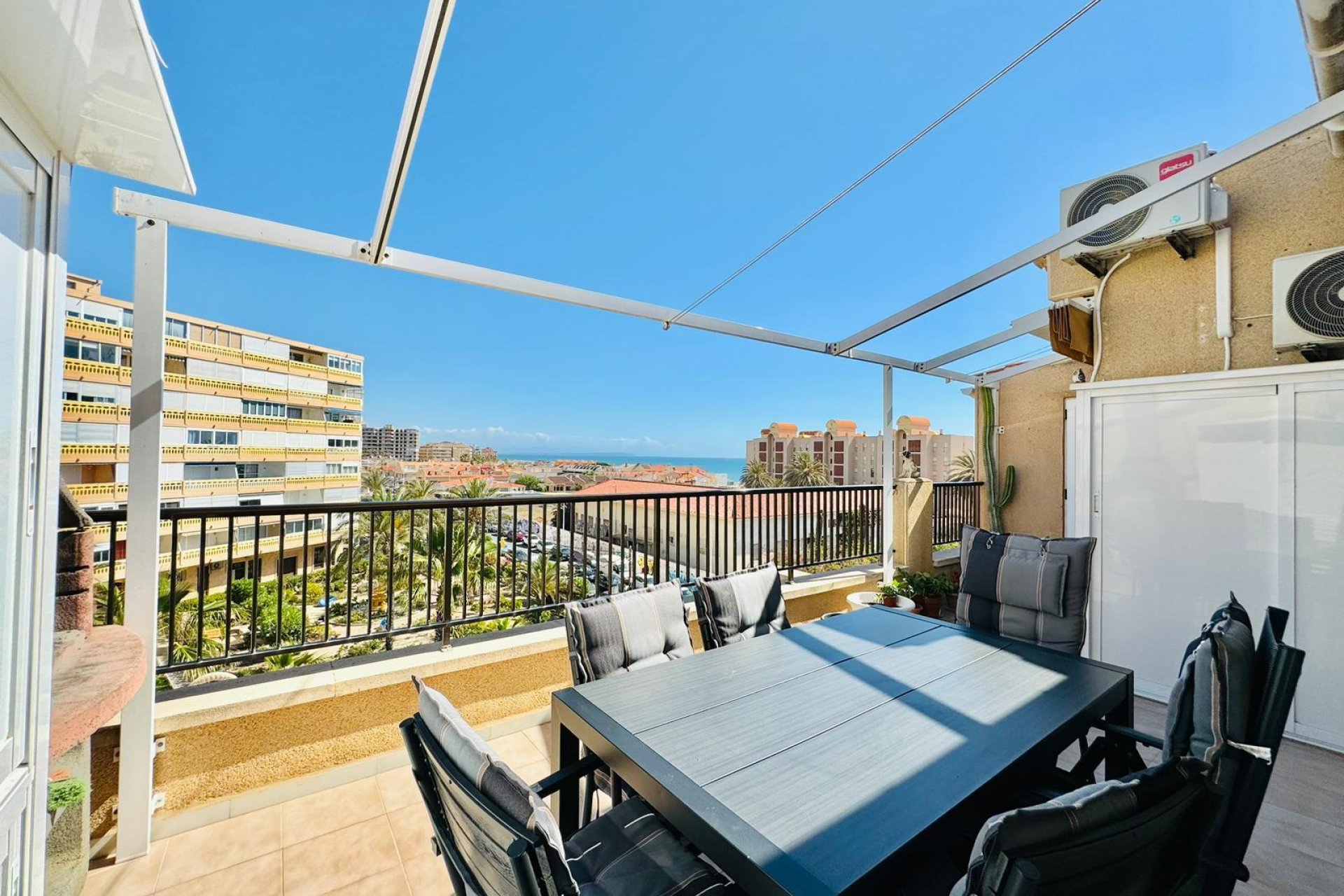 Resale - Apartment / flat - Torrevieja - La Mata