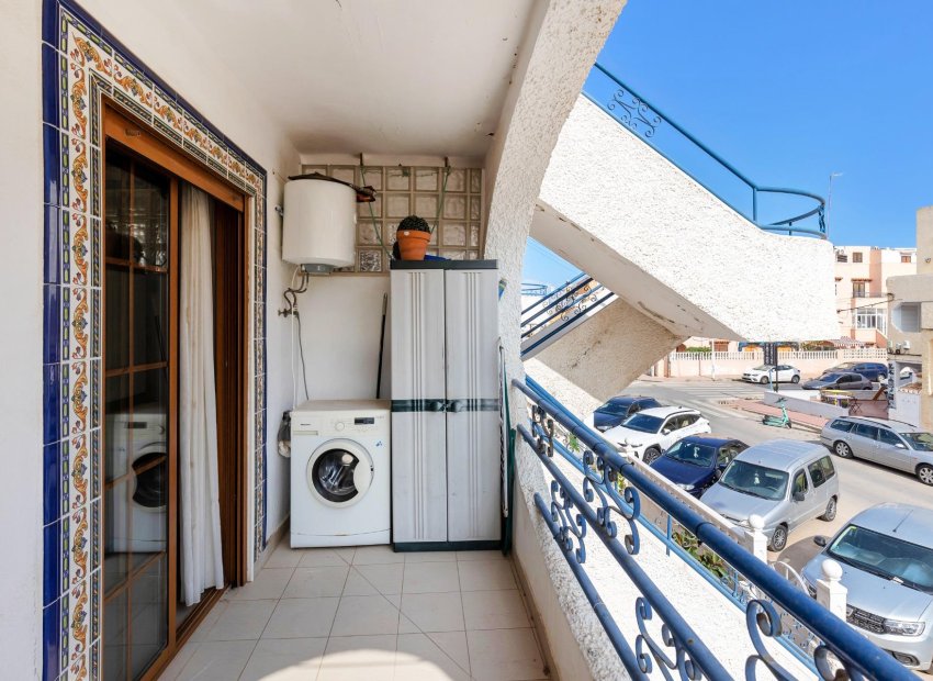 Resale - Apartment / flat - Torrevieja - La Mata