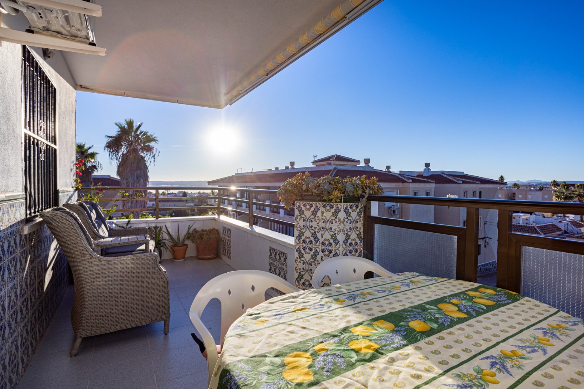 Resale - Apartment / Flat * - Torrevieja - La Siesta *