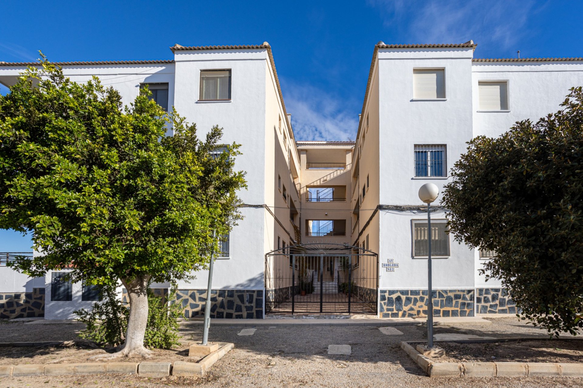 Resale - Apartment / Flat * - Torrevieja - La Siesta *