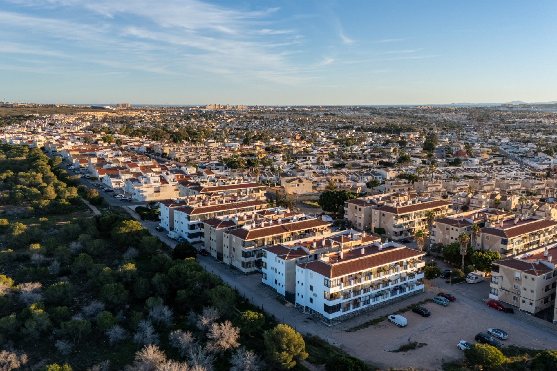 Resale - Apartment / Flat * - Torrevieja - La Siesta *