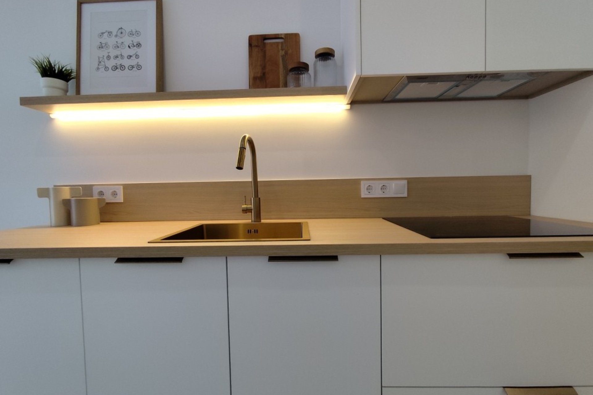 Resale - Apartment / Flat * - Torrevieja * - La Siesta *