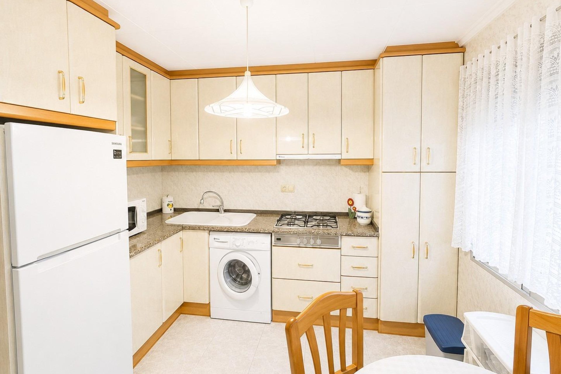 Resale - Apartment / Flat * - Torrevieja * - La Siesta *