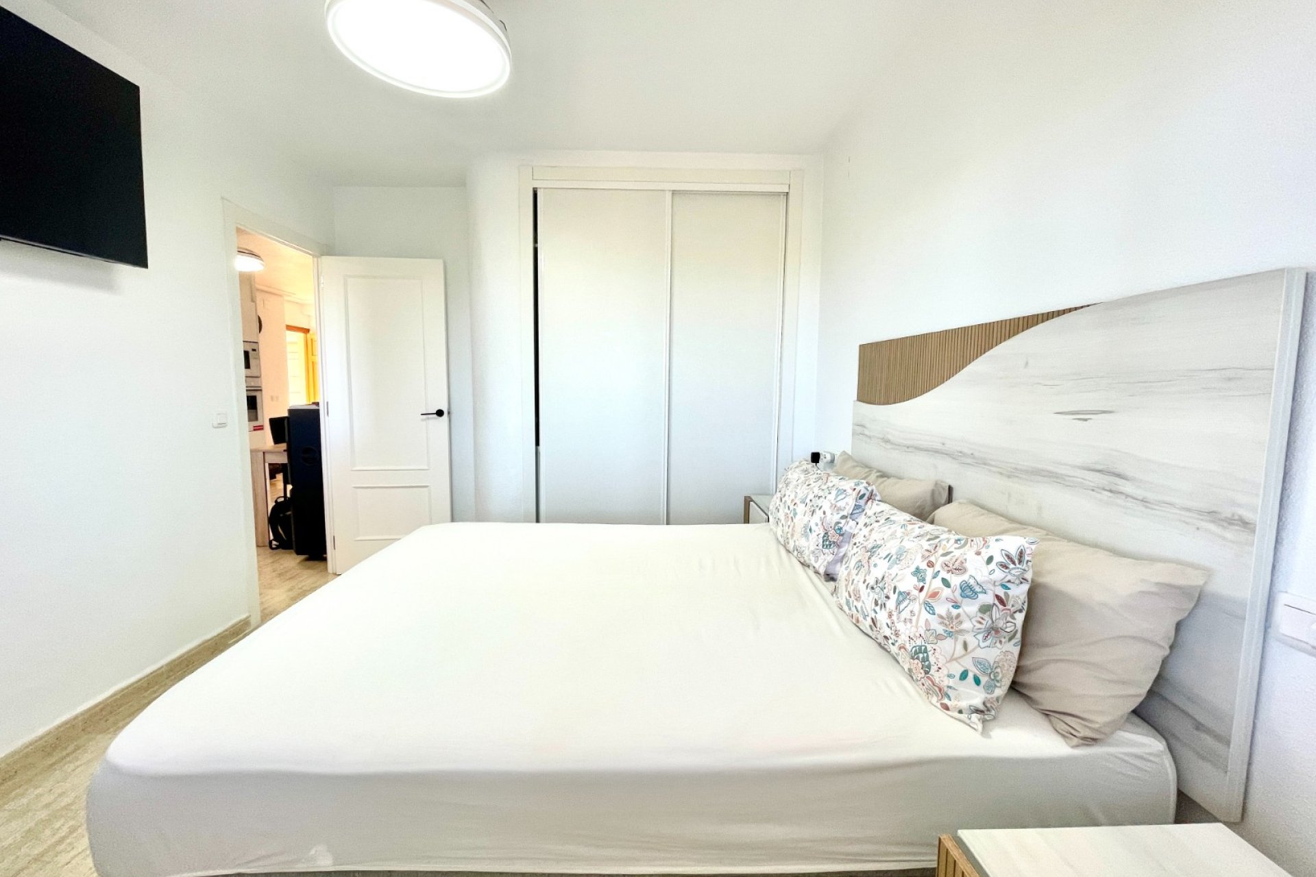 Resale - Apartment / Flat * - Torrevieja * - La Siesta *