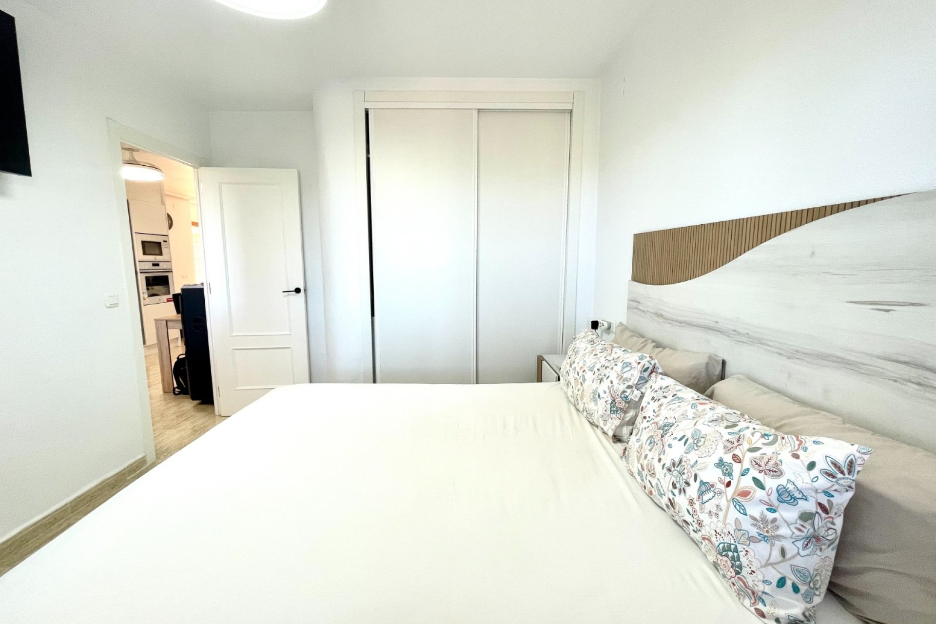 Resale - Apartment / Flat * - Torrevieja * - La Siesta *
