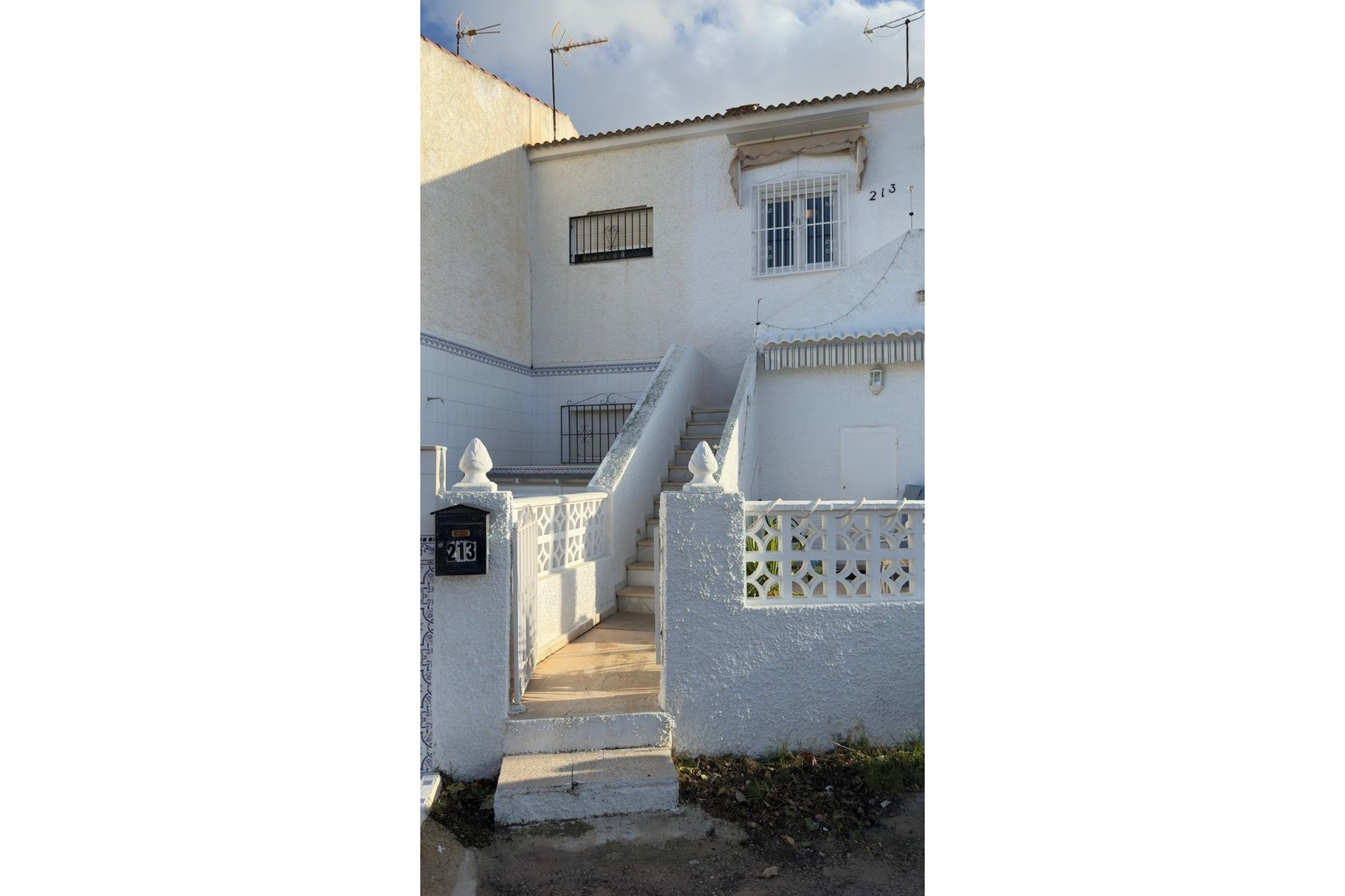 Resale - Apartment / Flat * - Torrevieja * - La Siesta *