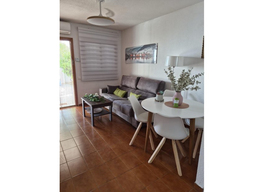 Resale - Apartment / Flat * - Torrevieja * - La Siesta *