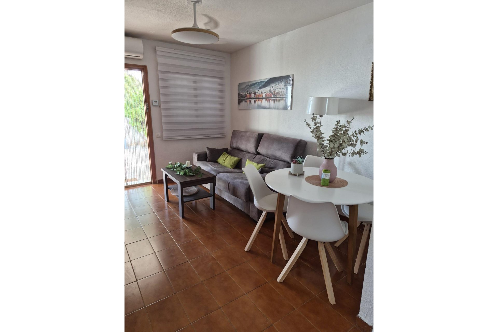 Resale - Apartment / Flat * - Torrevieja * - La Siesta *