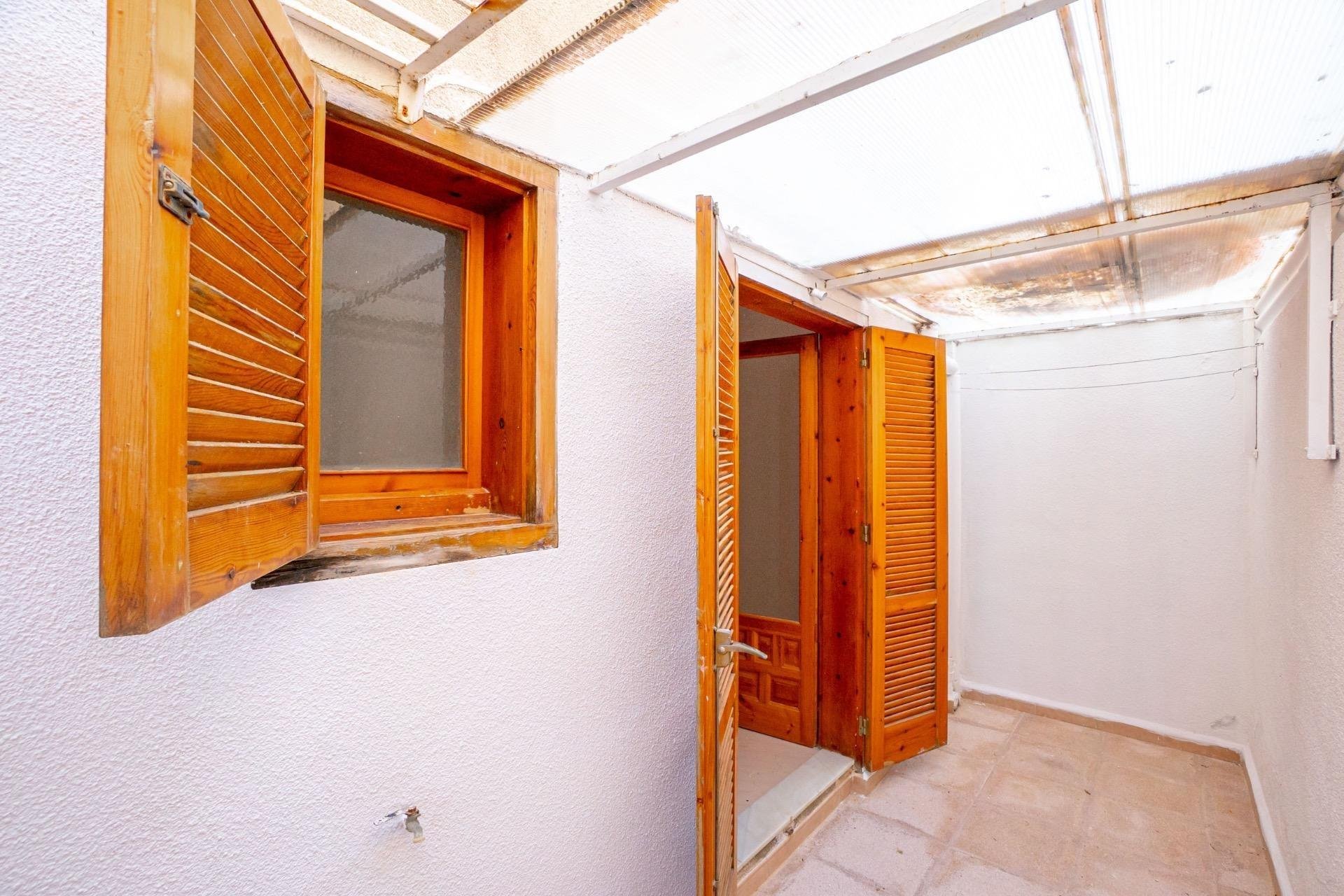 Resale - Apartment / Flat * - Torrevieja * - La Siesta *