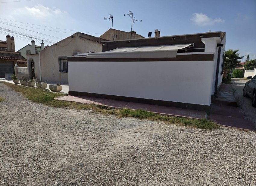 Resale - Apartment / Flat * - Torrevieja * - La Siesta *