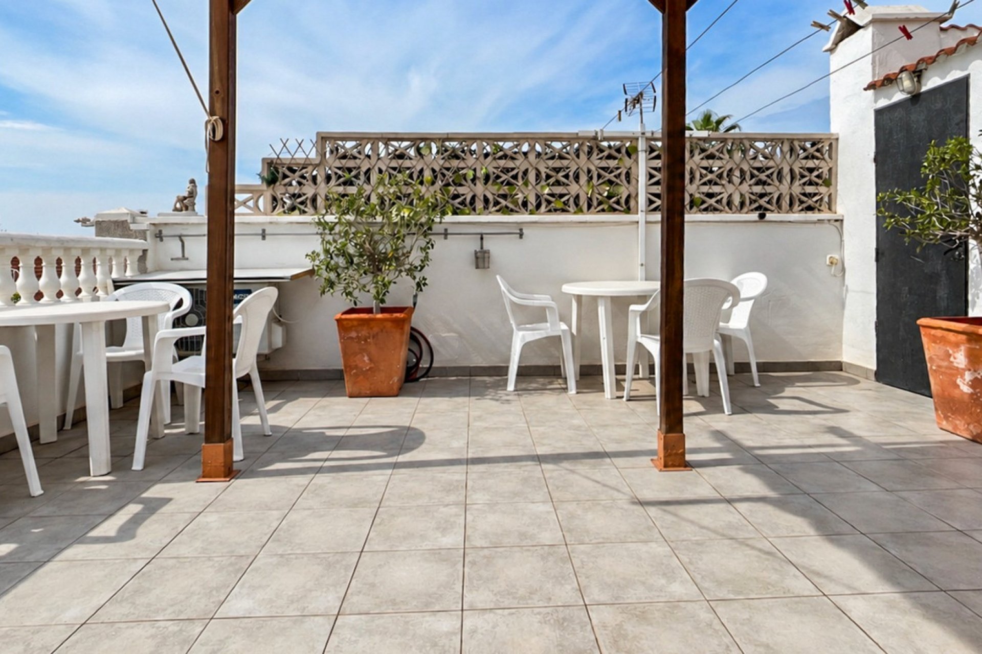 Resale - Apartment / Flat * - Torrevieja * - La Siesta *