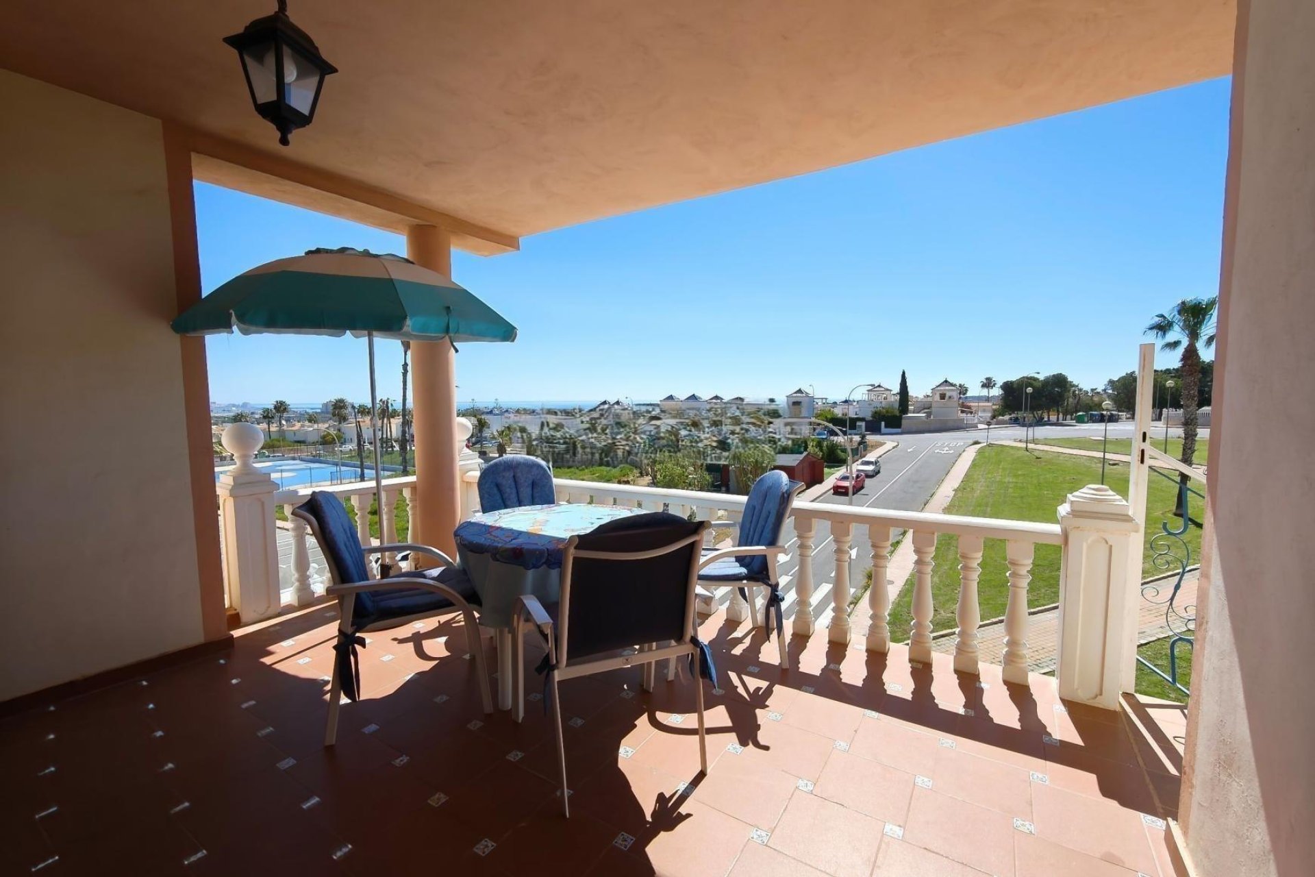 Resale - Apartment / Flat * - Torrevieja * - La Siesta *
