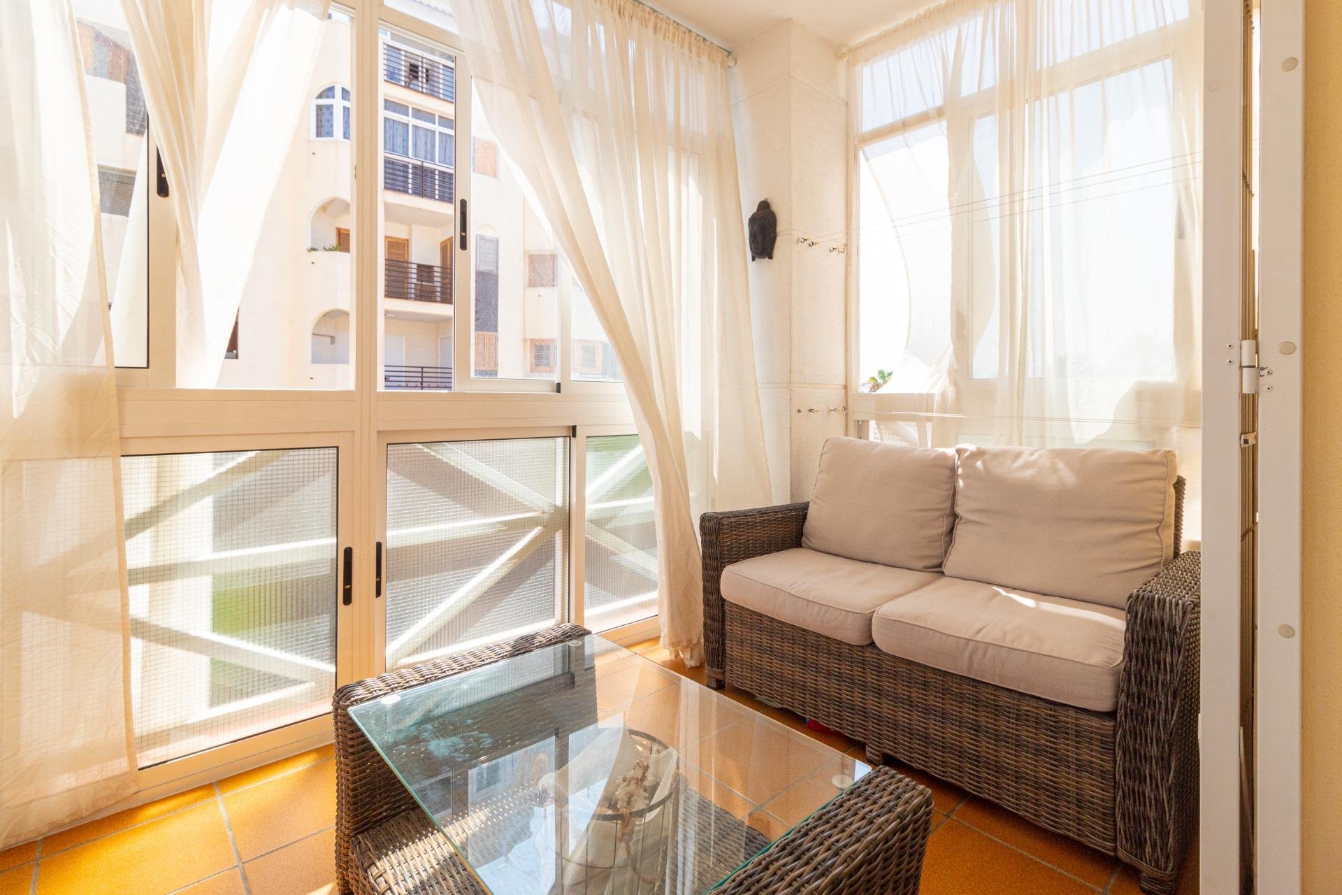 Resale - Apartment / Flat * - Torrevieja - La veleta