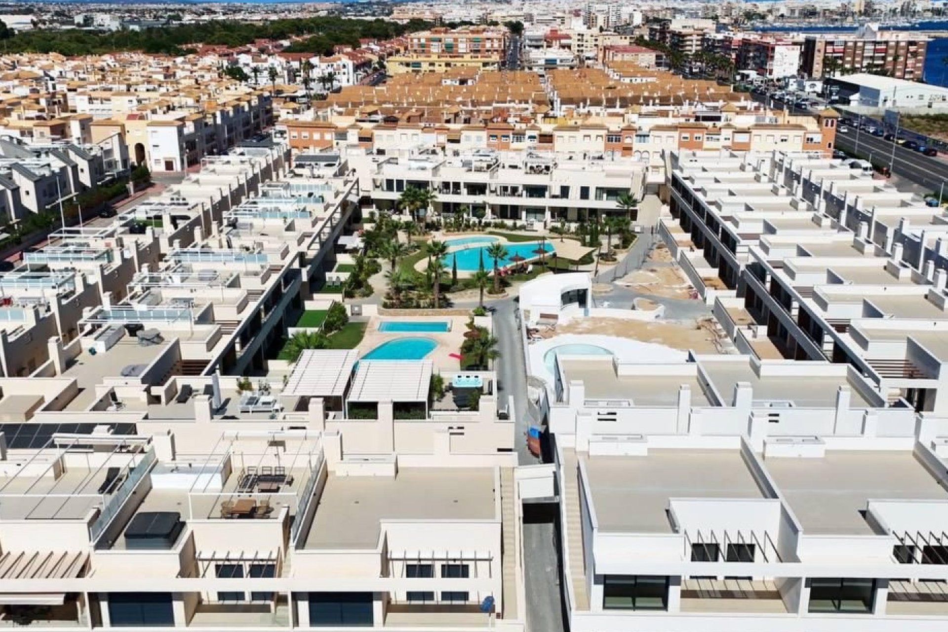 Resale - Apartment / Flat * - Torrevieja * - La Veleta