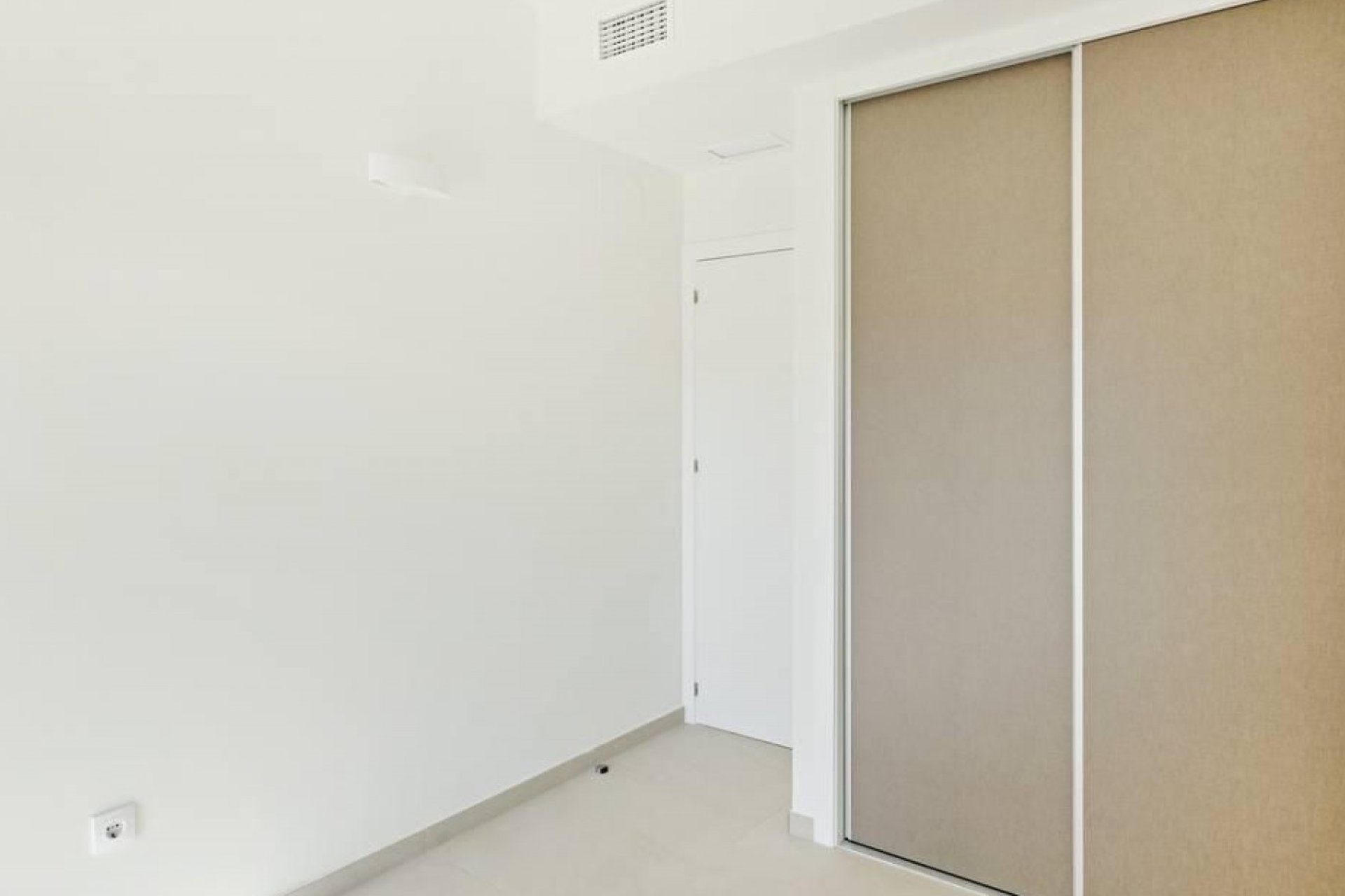 Resale - Apartment / Flat * - Torrevieja * - La Veleta