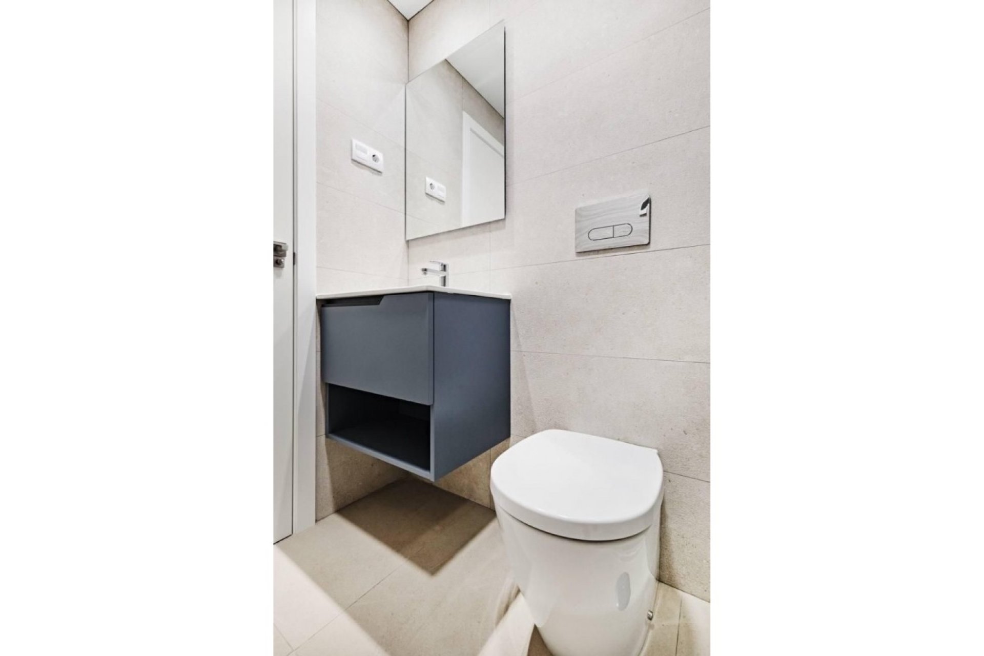 Resale - Apartment / Flat * - Torrevieja * - La Veleta