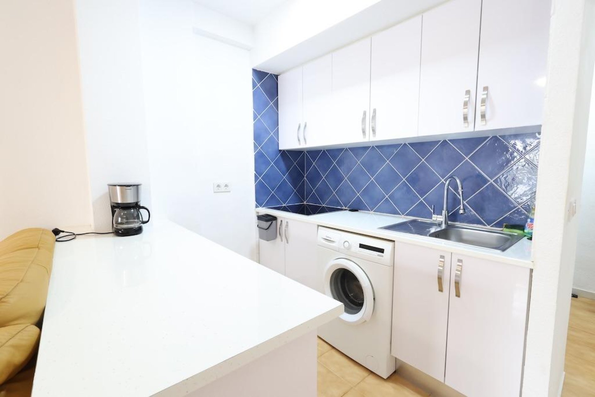 Resale - Apartment / Flat * - Torrevieja * - La Veleta *